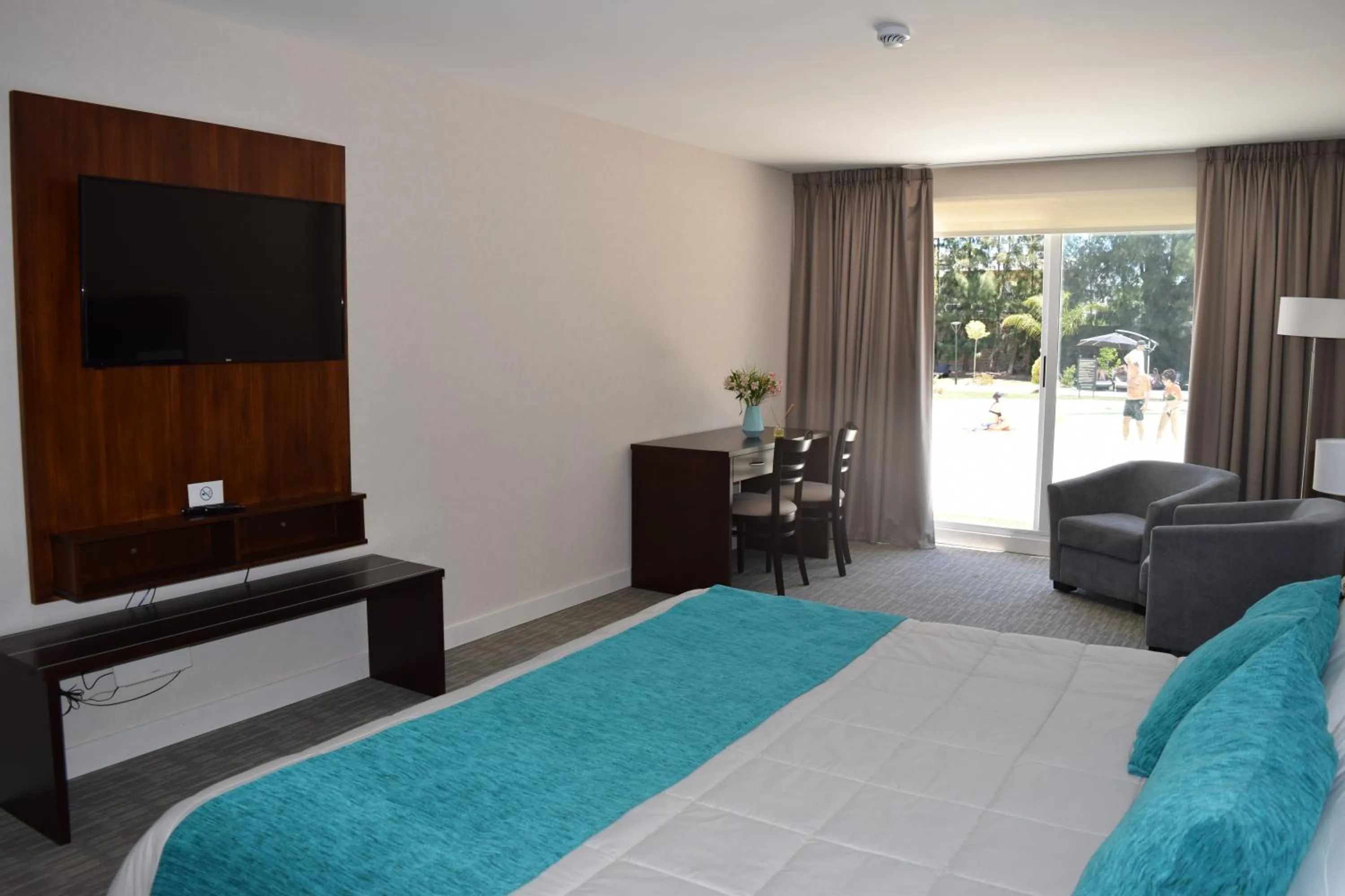 Bed in Howard Johnson Plaza & Convention Center Spa La Plata