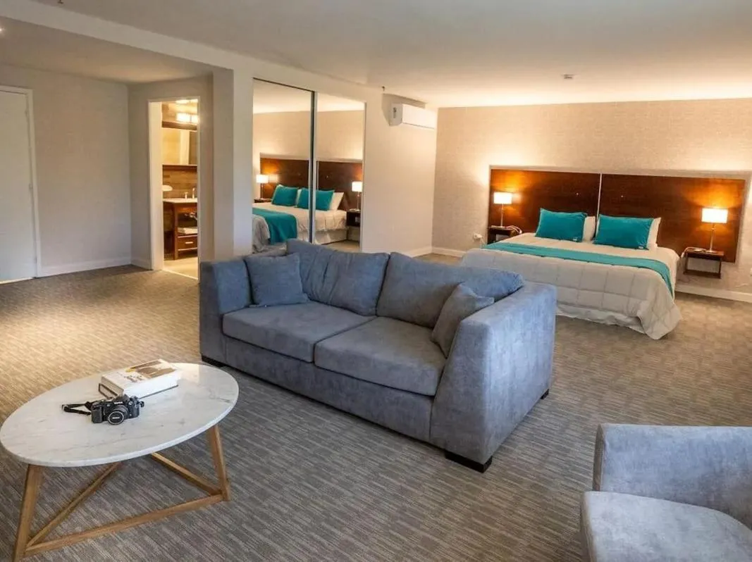 Bed in Howard Johnson Plaza & Convention Center Spa La Plata