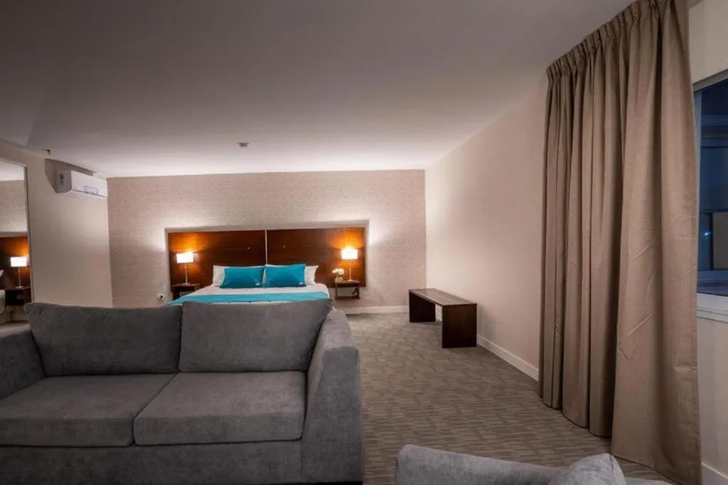 Bed in Howard Johnson Plaza & Convention Center Spa La Plata