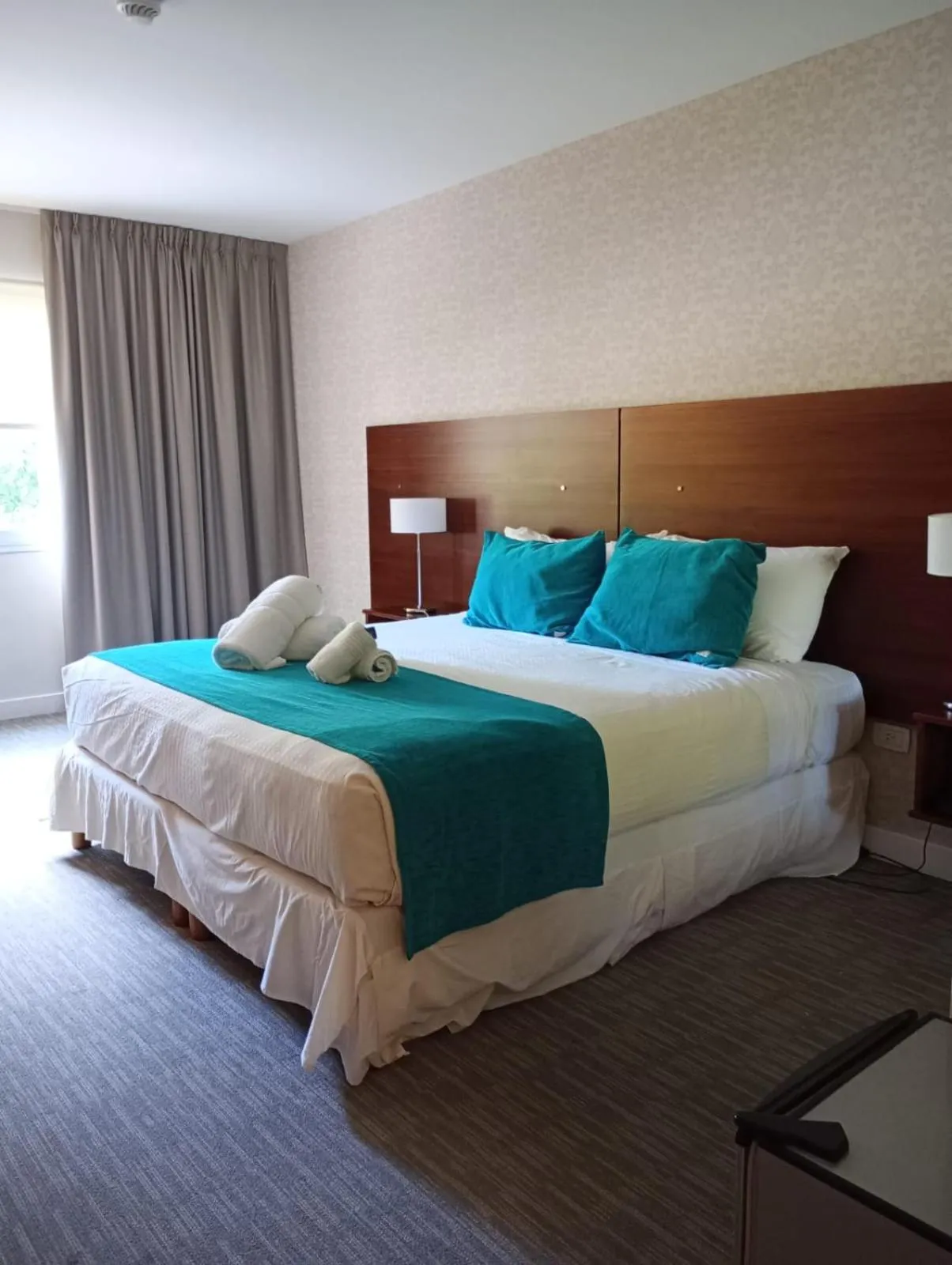 Bed in Howard Johnson Plaza & Convention Center Spa La Plata