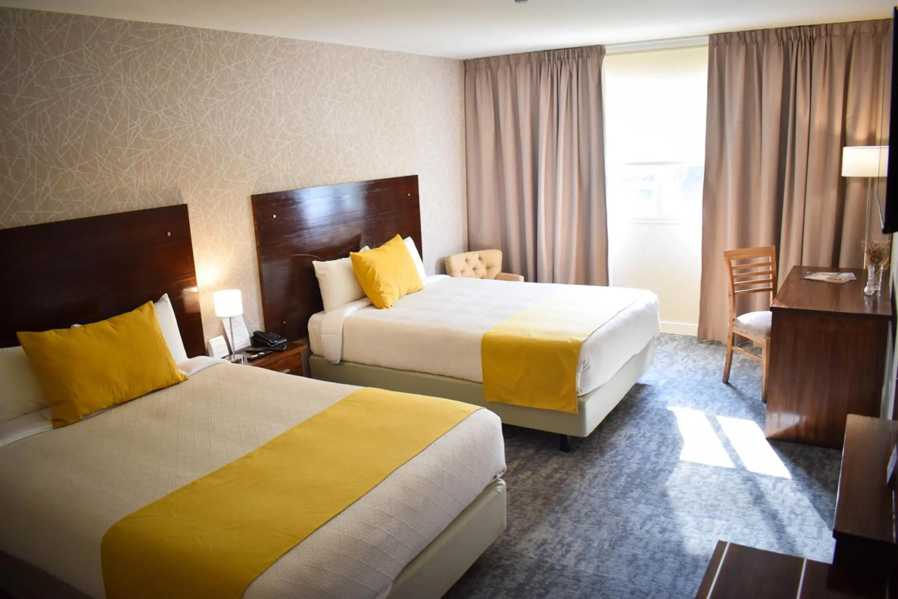 Superior Queen Room with Two Queen Beds - Non-Smoking in Howard Johnson Plaza & Convention Center Spa La Plata Superior Queen Room with Two Queen Beds - Non-Smoking in Howard Johnson Plaza & Convention Center Spa La Plata