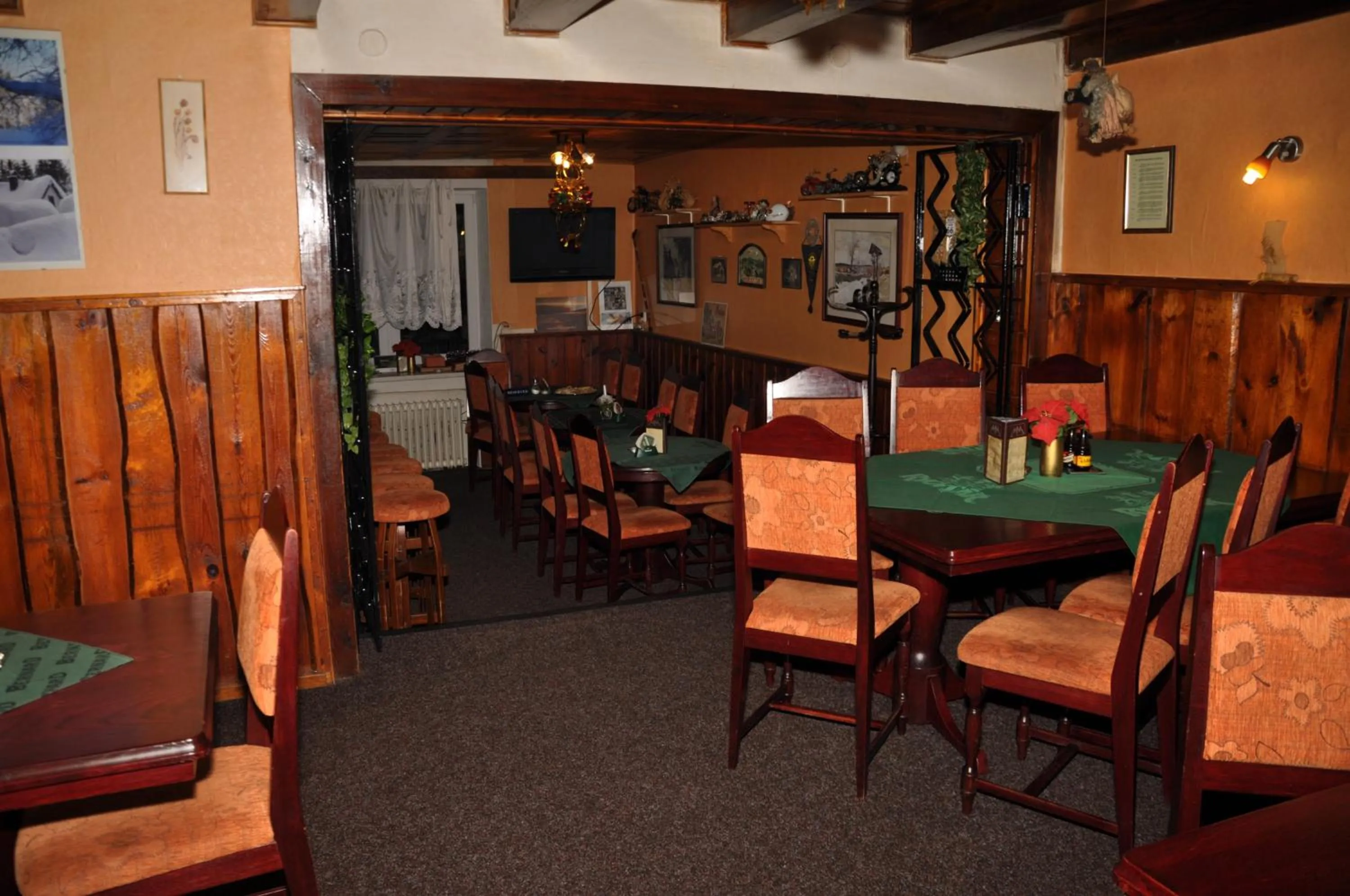 Restaurant/places to eat in Hotel - penzion M&M