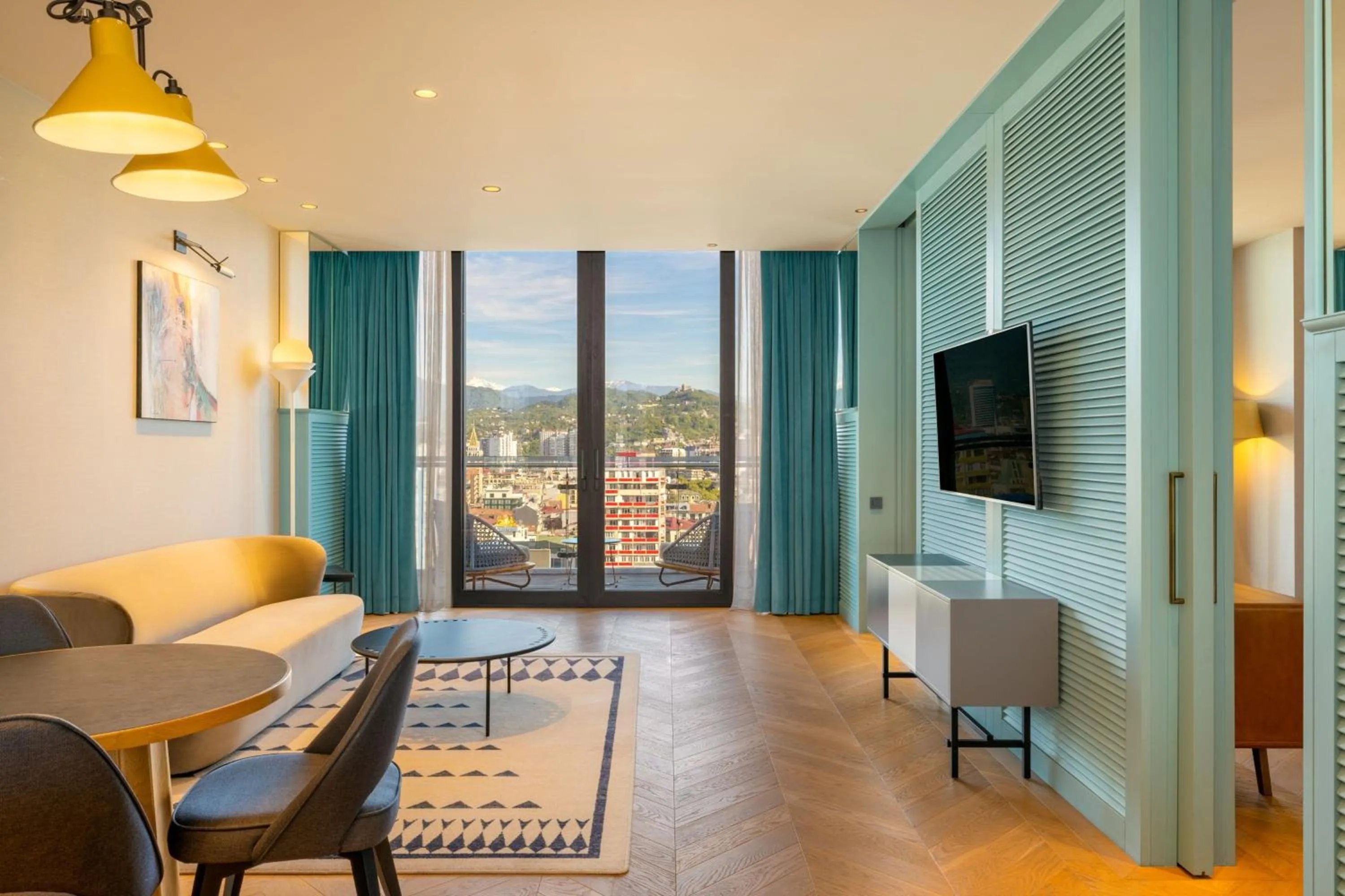 Photo of the whole room, Bed in Le Meridien Batumi