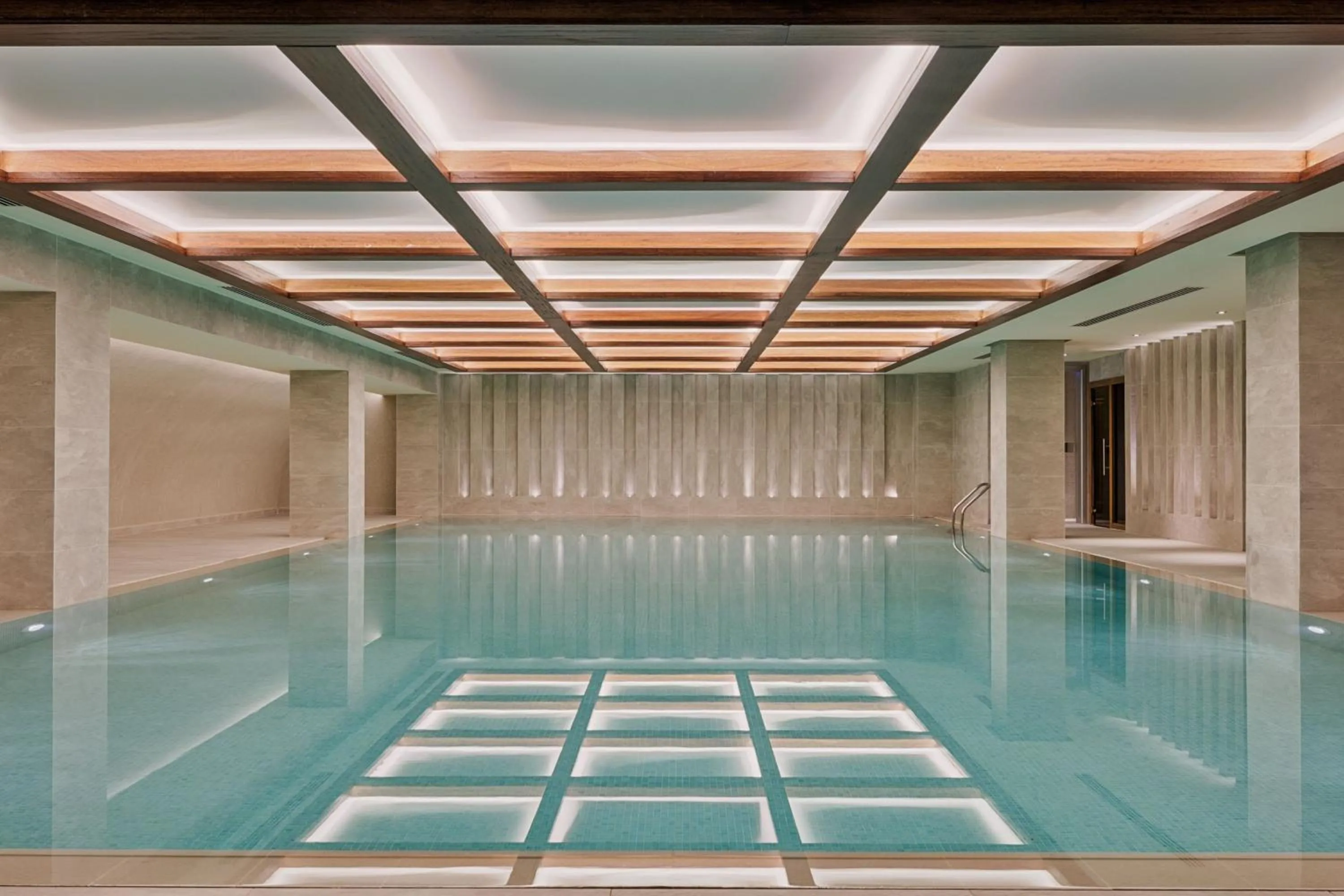 Swimming pool in Le Meridien Batumi