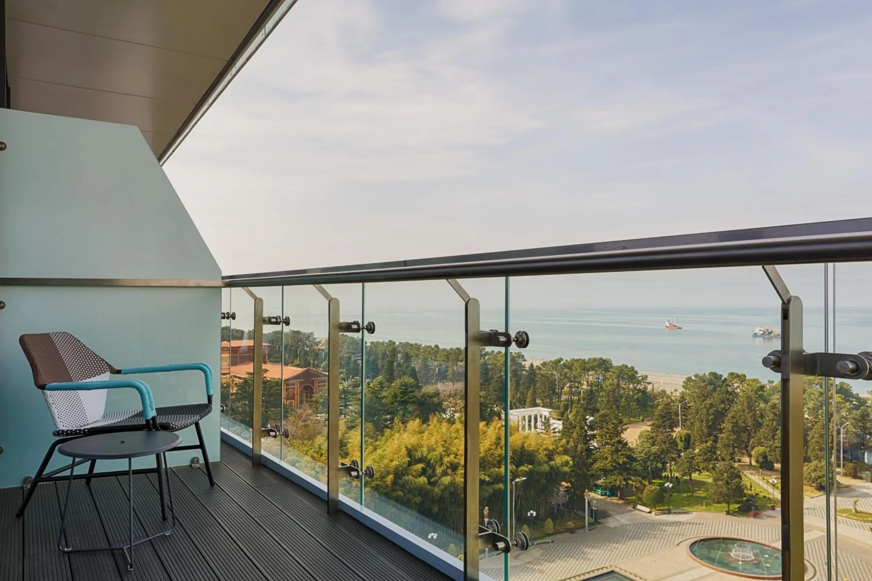 Photo of the whole room in Le Meridien Batumi