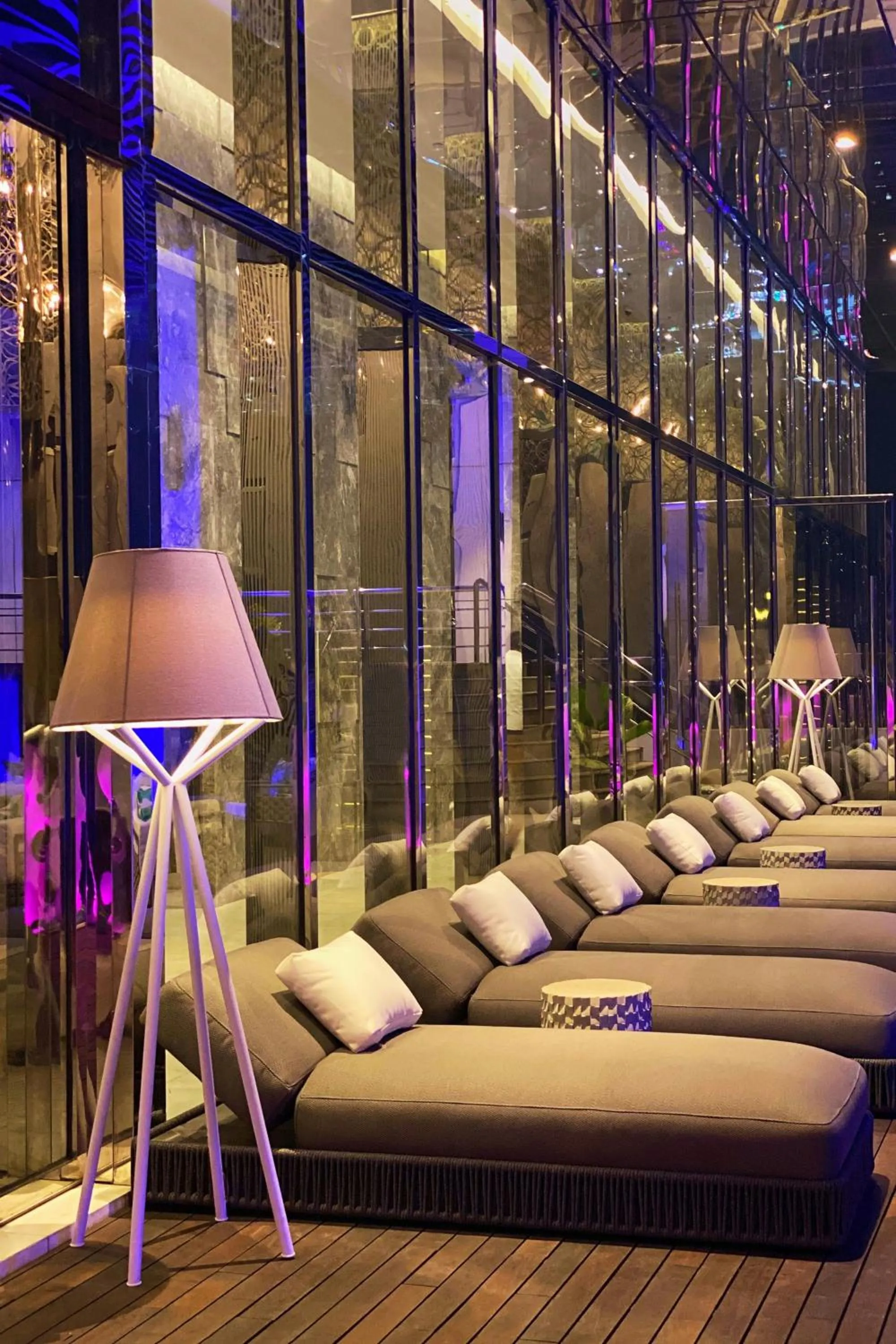 Swimming pool in Renaissance Dhaka Gulshan Hotel