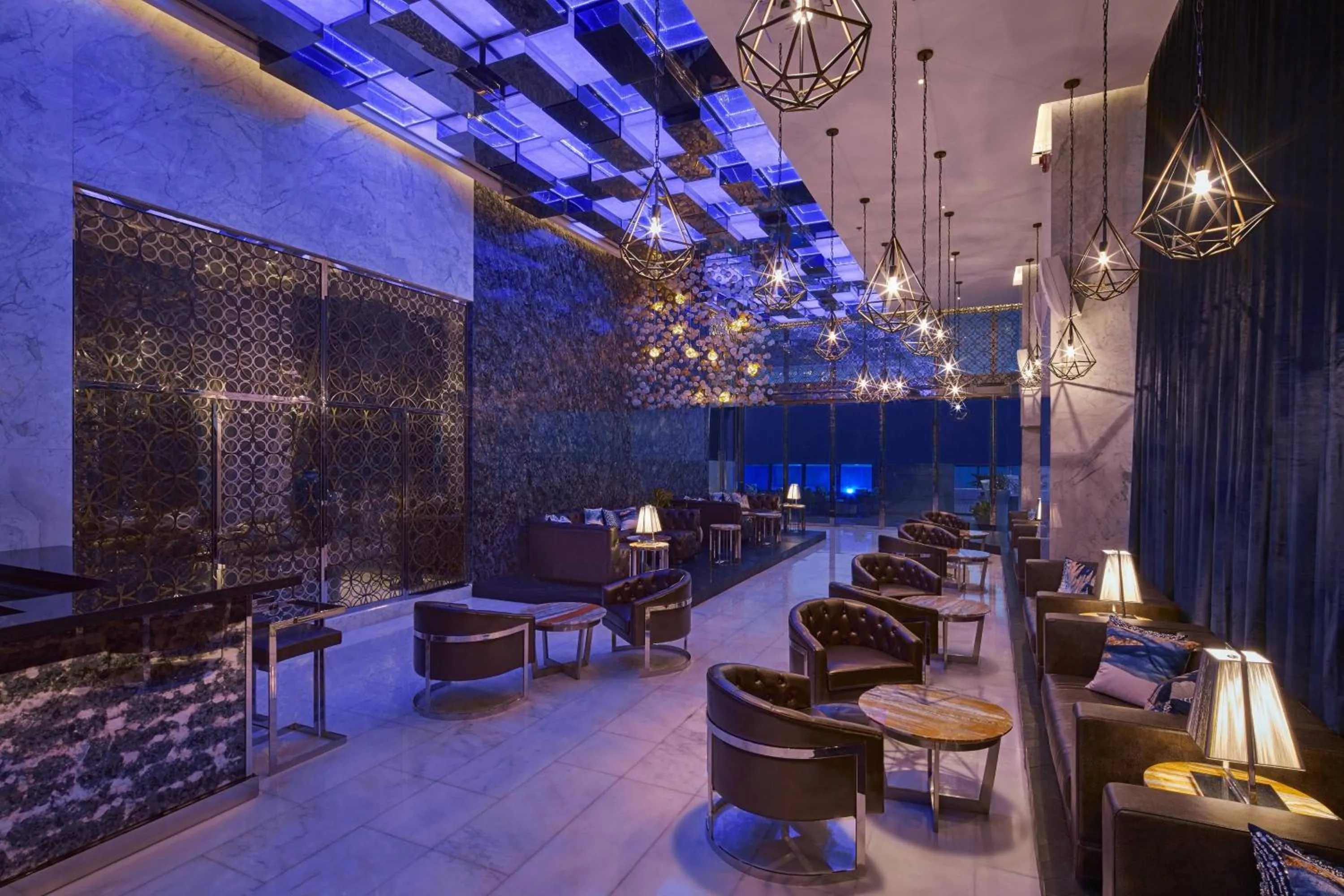 Lounge or bar in Renaissance Dhaka Gulshan Hotel