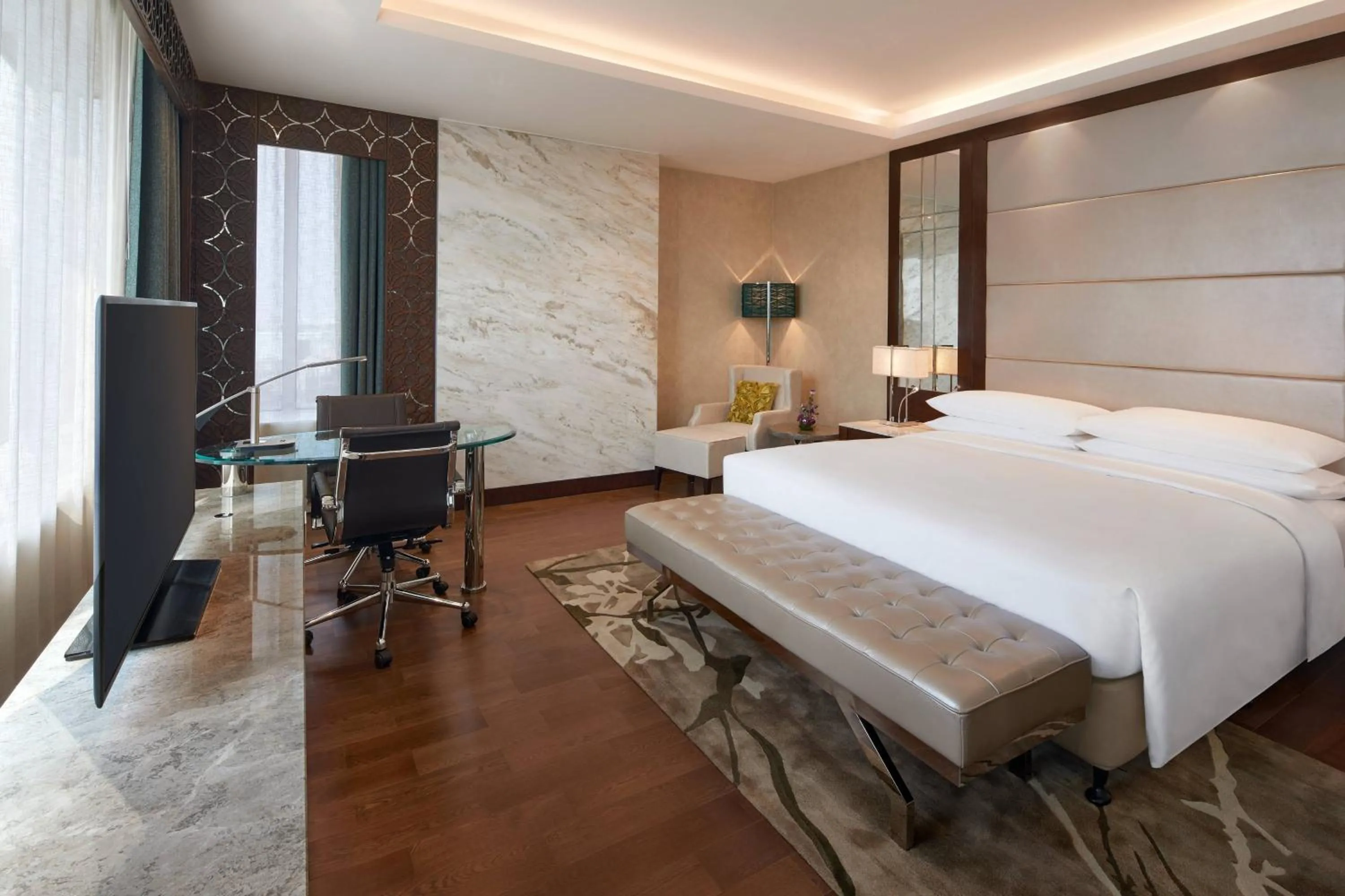 Bedroom, Bed in Renaissance Dhaka Gulshan Hotel