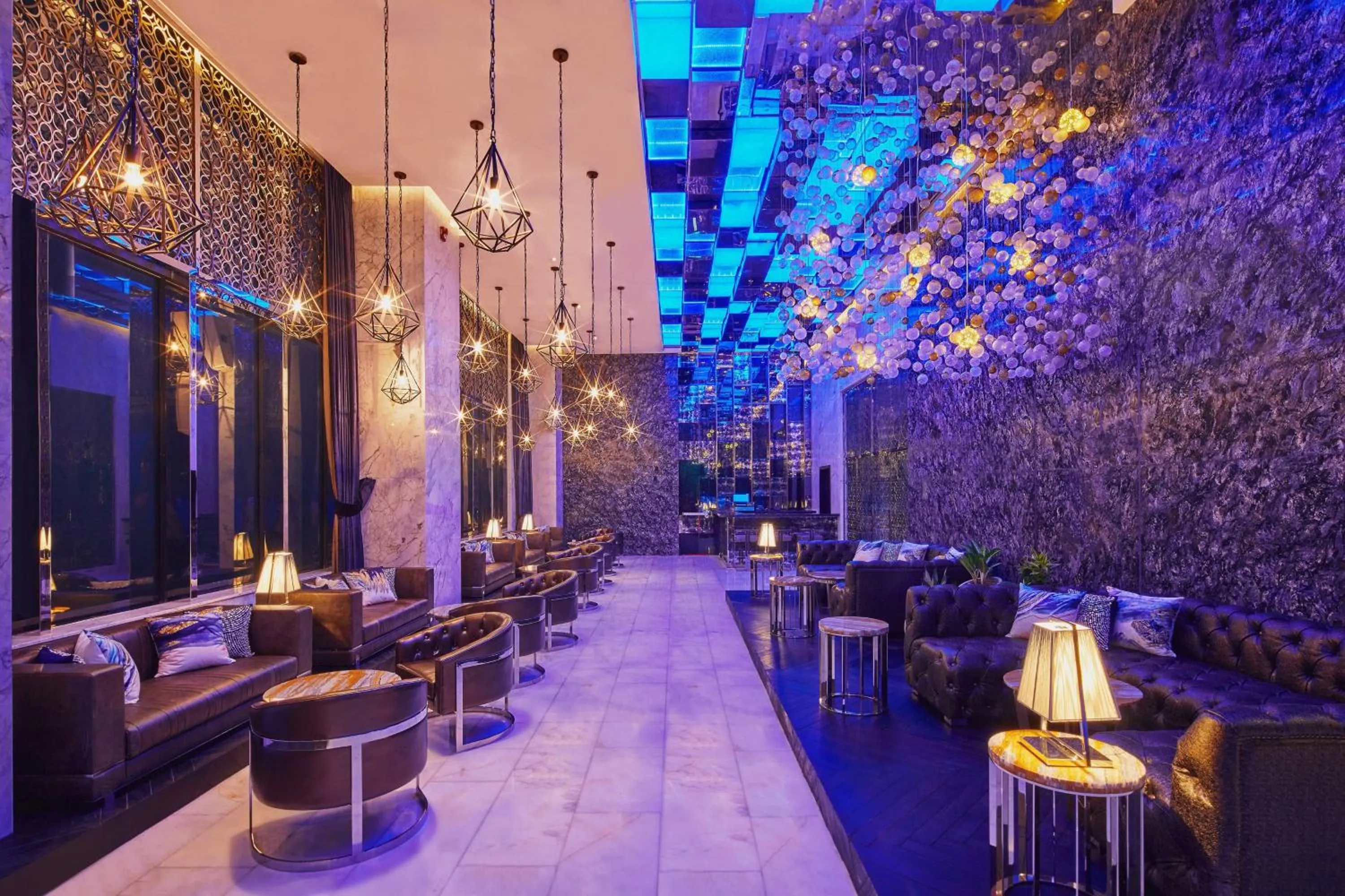 Lounge or bar in Renaissance Dhaka Gulshan Hotel