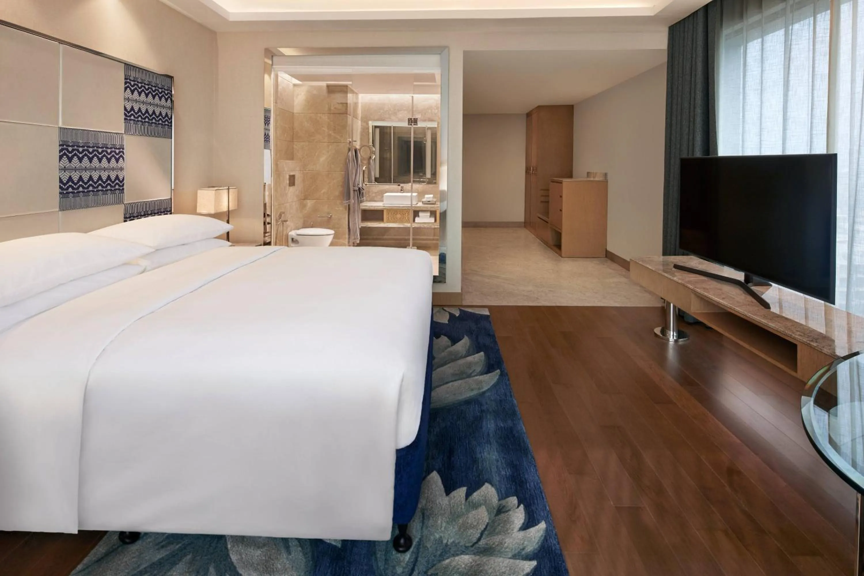 Photo of the whole room, Bed in Renaissance Dhaka Gulshan Hotel