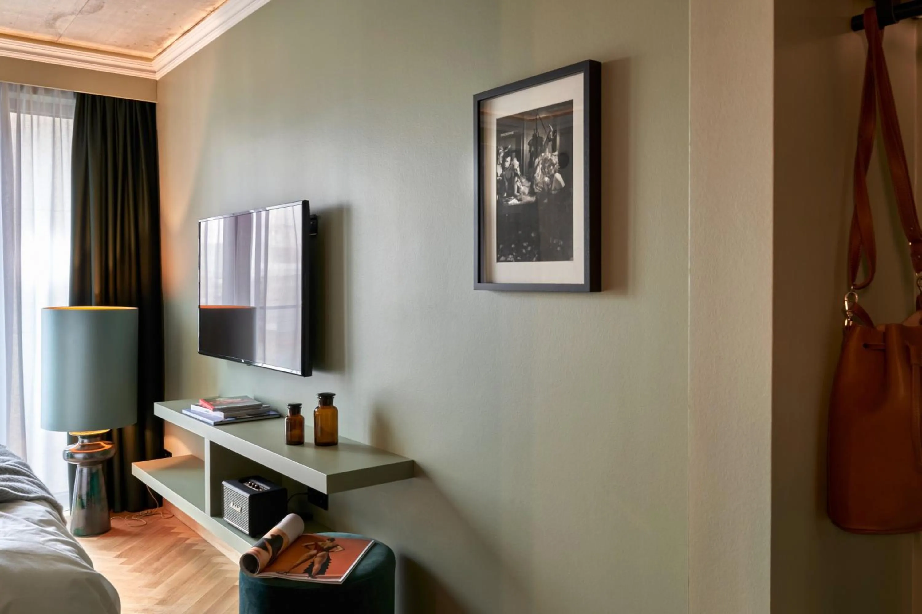 Photo of the whole room in Gekko House Frankfurt, a Tribute Portfolio Hotel