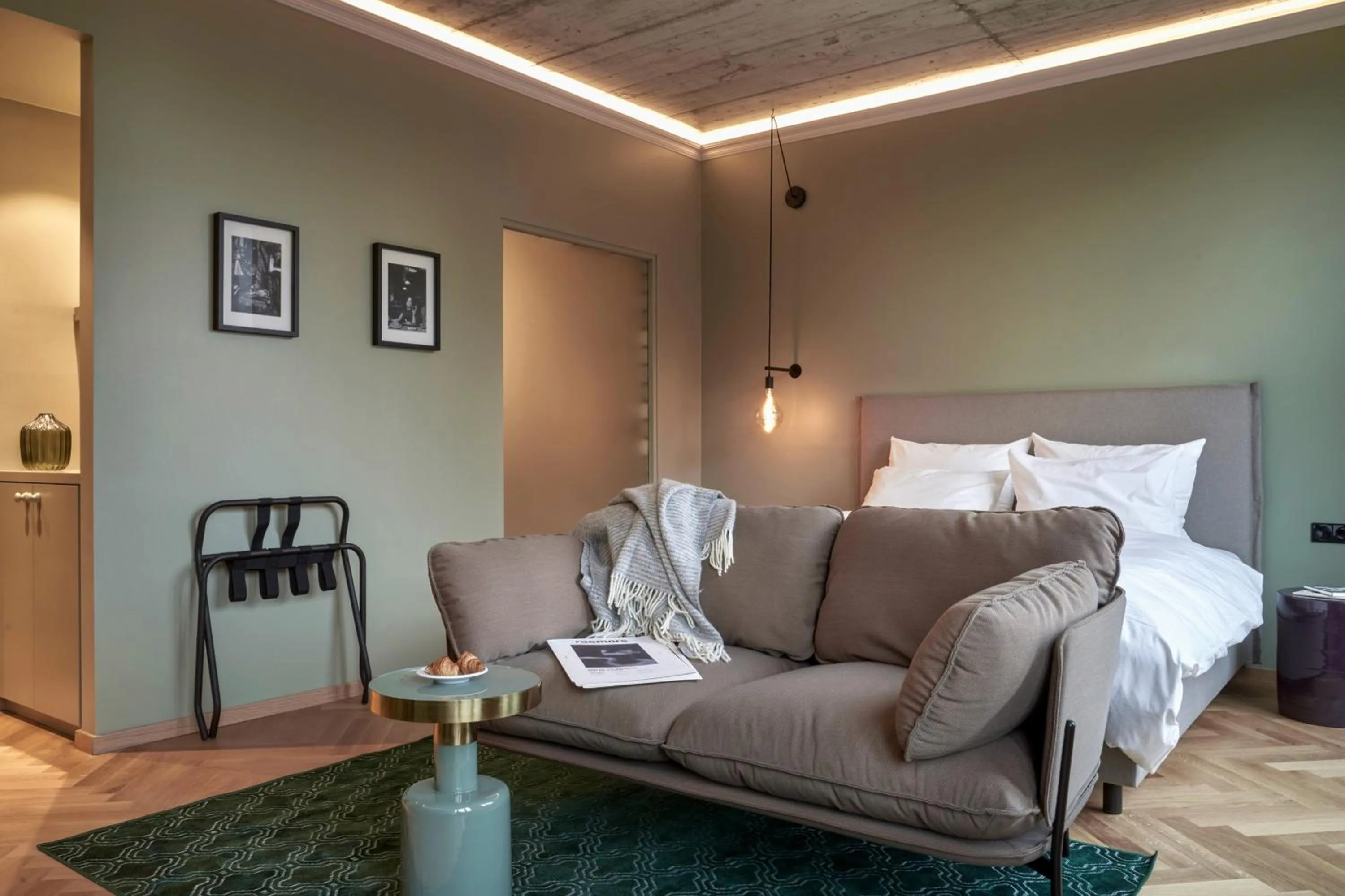 Photo of the whole room in Gekko House Frankfurt, a Tribute Portfolio Hotel