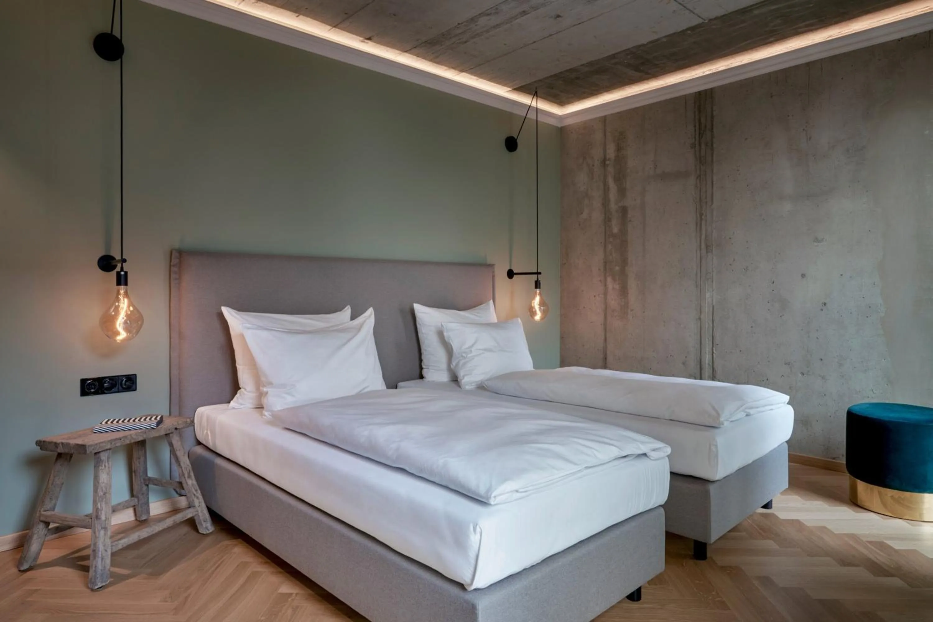 Photo of the whole room, Bed in Gekko House Frankfurt, a Tribute Portfolio Hotel