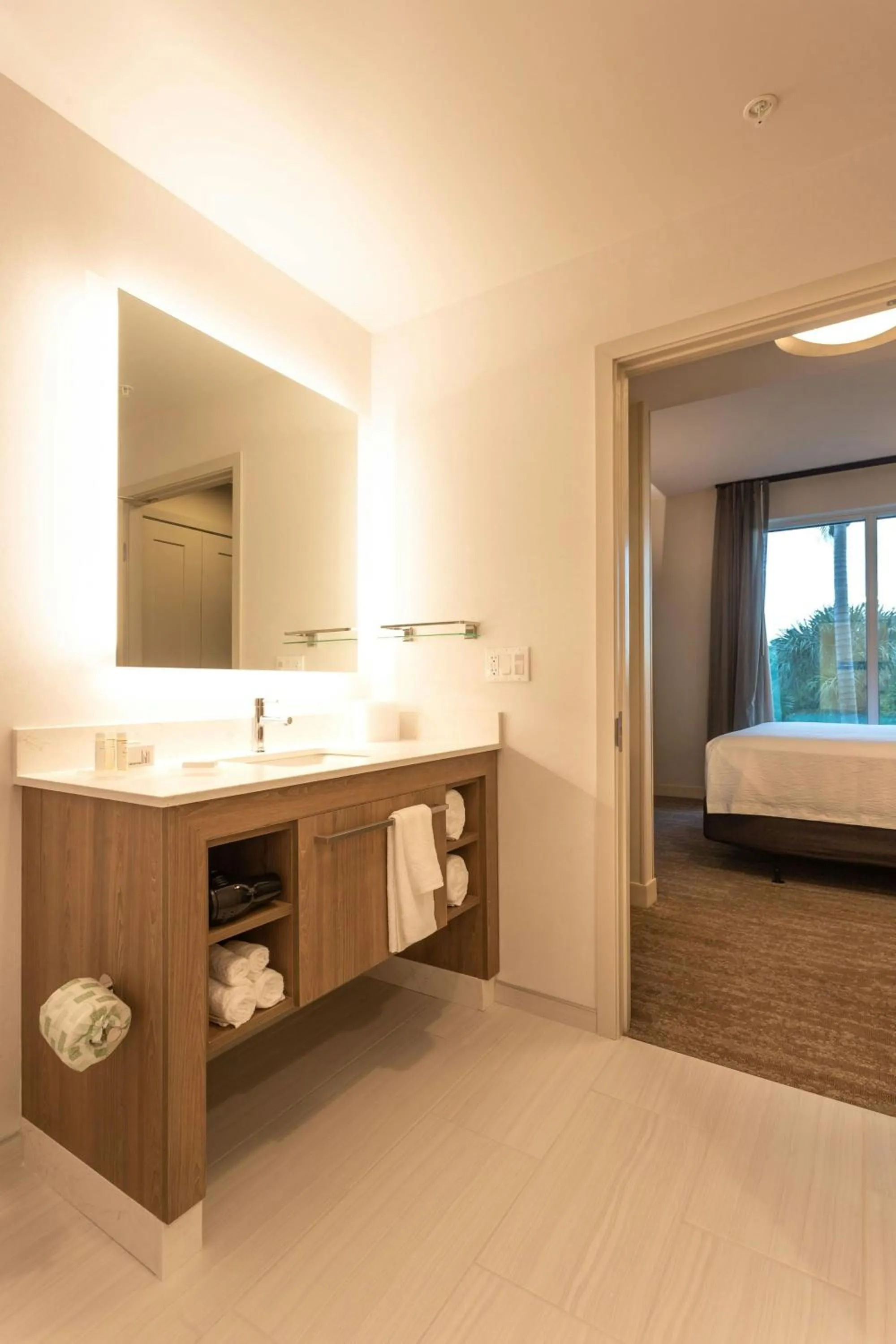 Photo of the whole room, Bed in Residence Inn Palm Beach Gardens