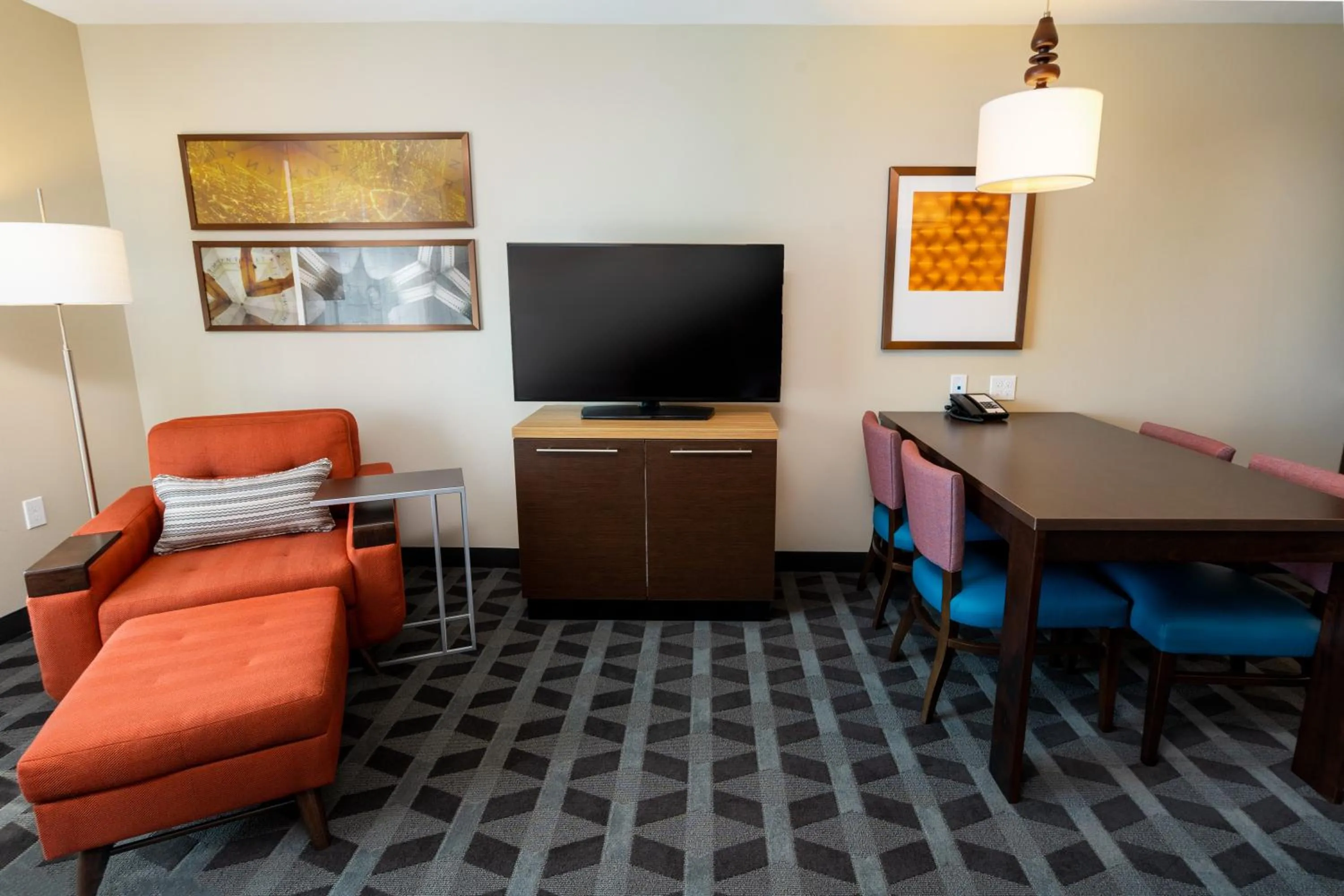 Seating area in TownePlace Suites Irvine Lake Forest