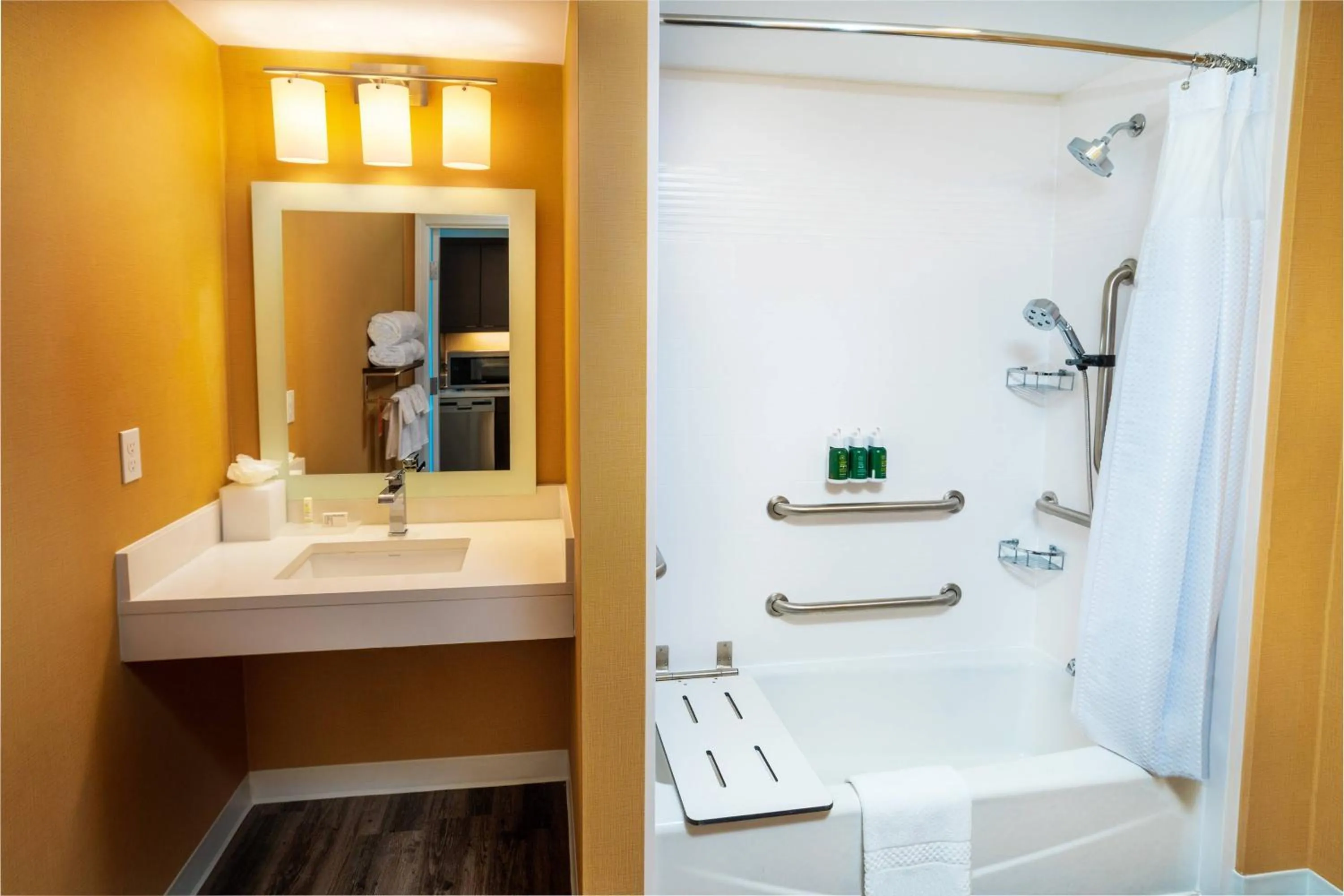 Bathroom in TownePlace Suites Irvine Lake Forest