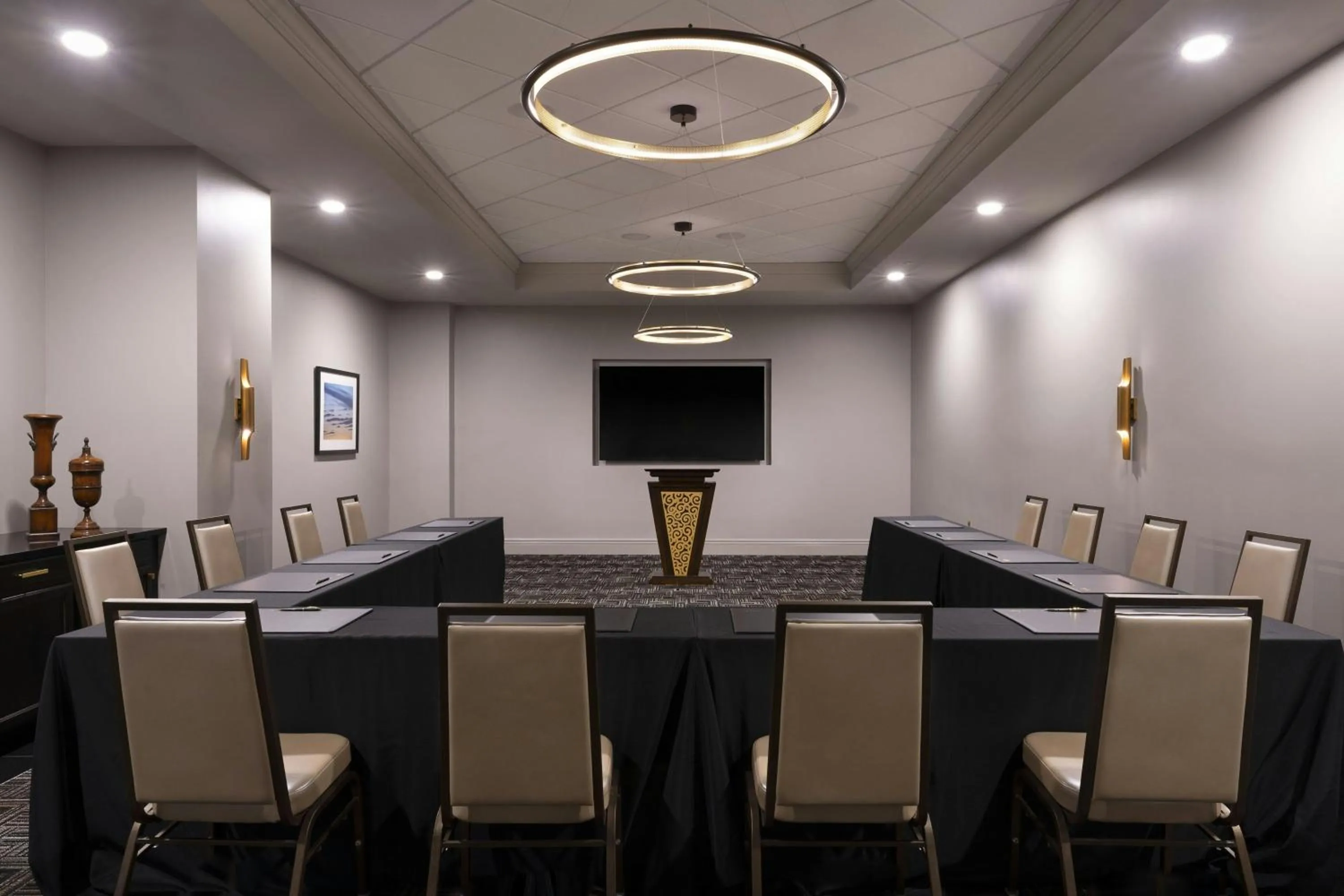 Meeting/conference room in The Warrior Hotel, Autograph Collection