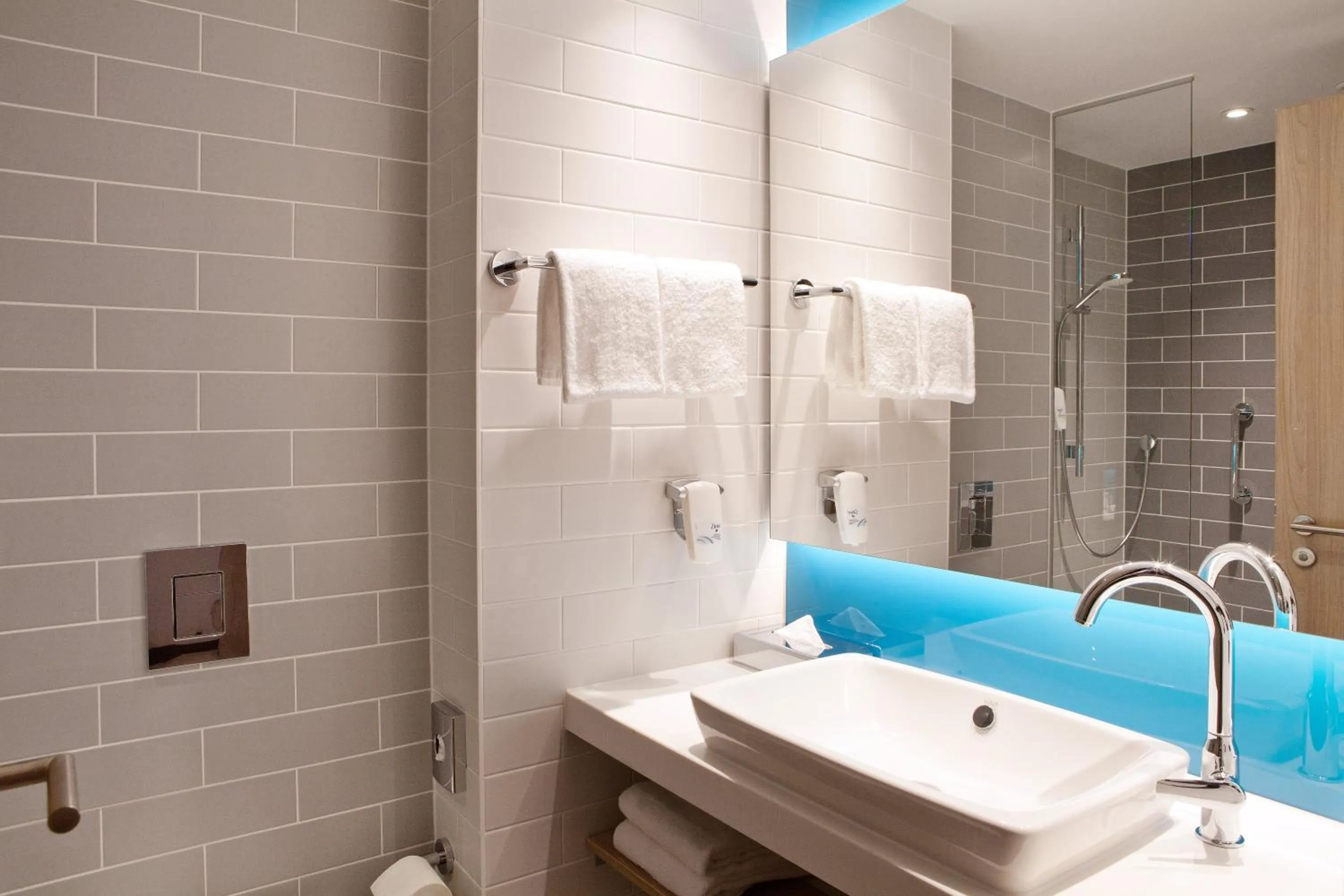 Bathroom in Holiday Inn Express - Darmstadt by IHG