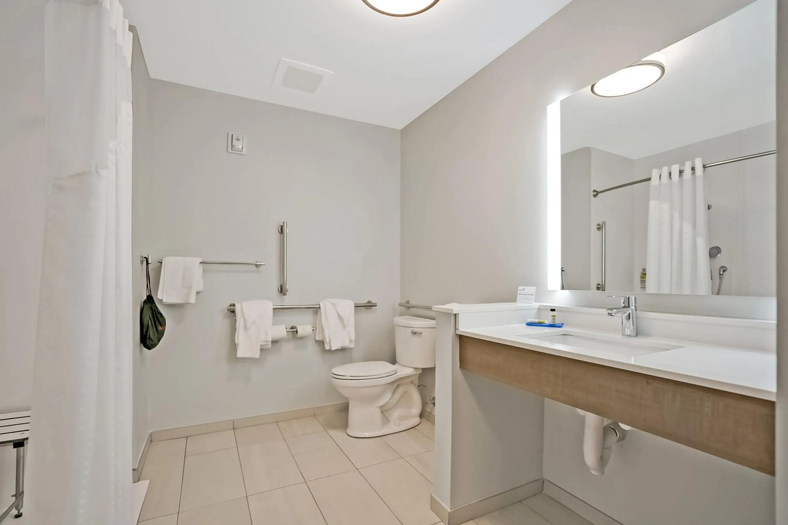 Bathroom in Holiday Inn Express - Jacksonville South Bartram Prk by IHG
