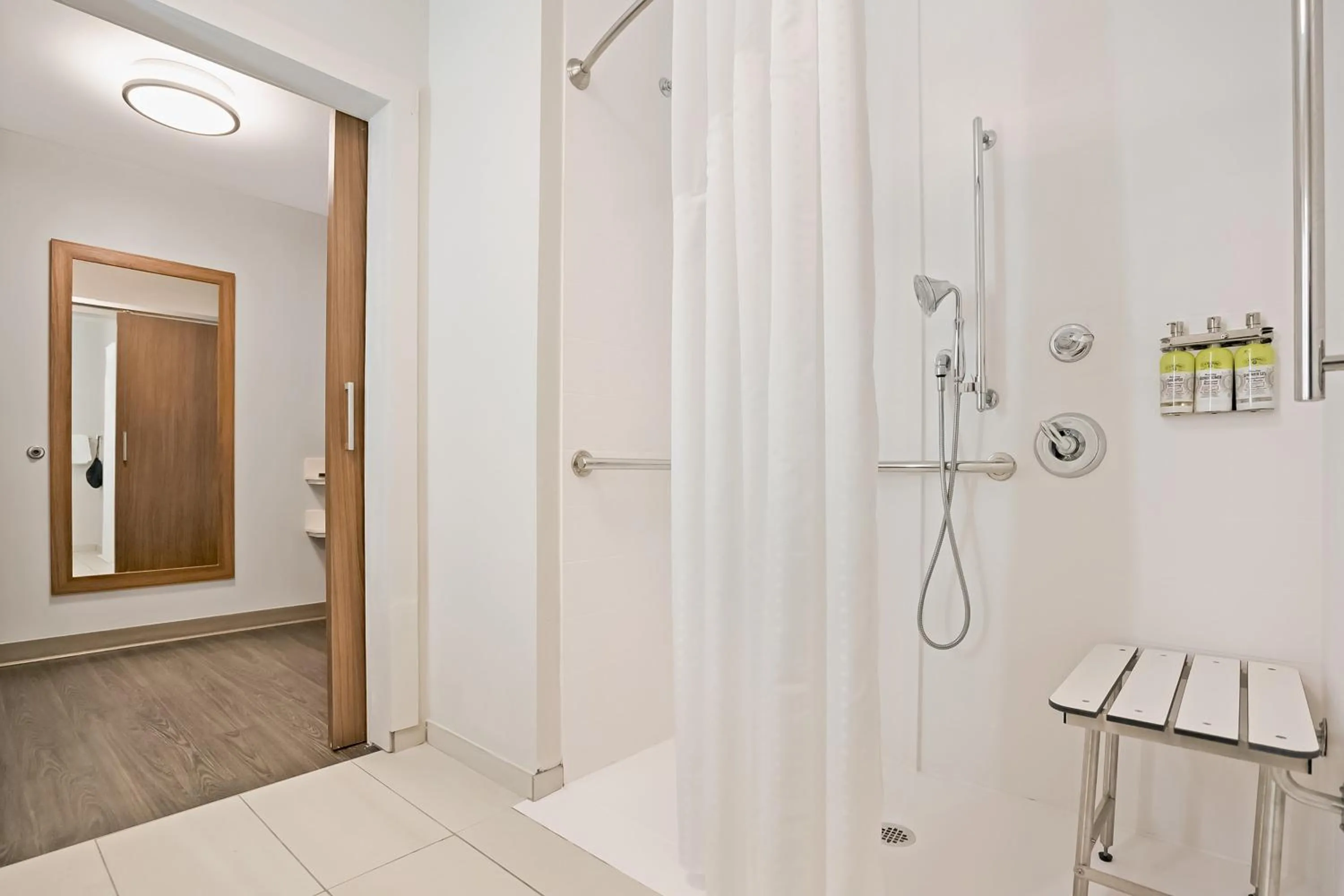 Bathroom in Holiday Inn Express - Jacksonville South Bartram Prk by IHG
