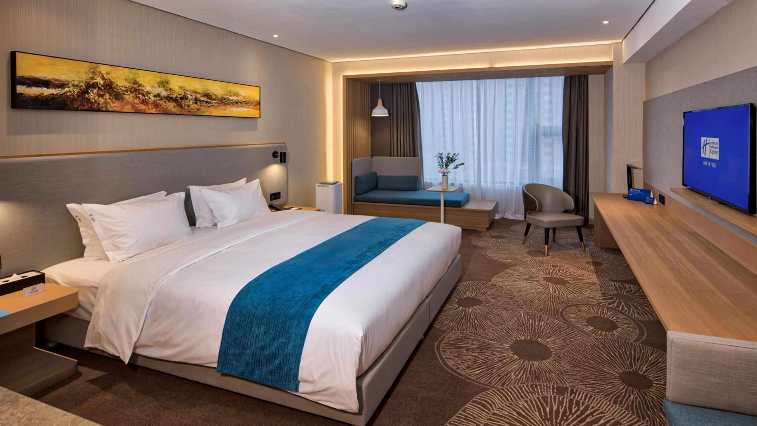 Photo of the whole room, Bed in Holiday Inn Express Liaocheng Chiping by IHG