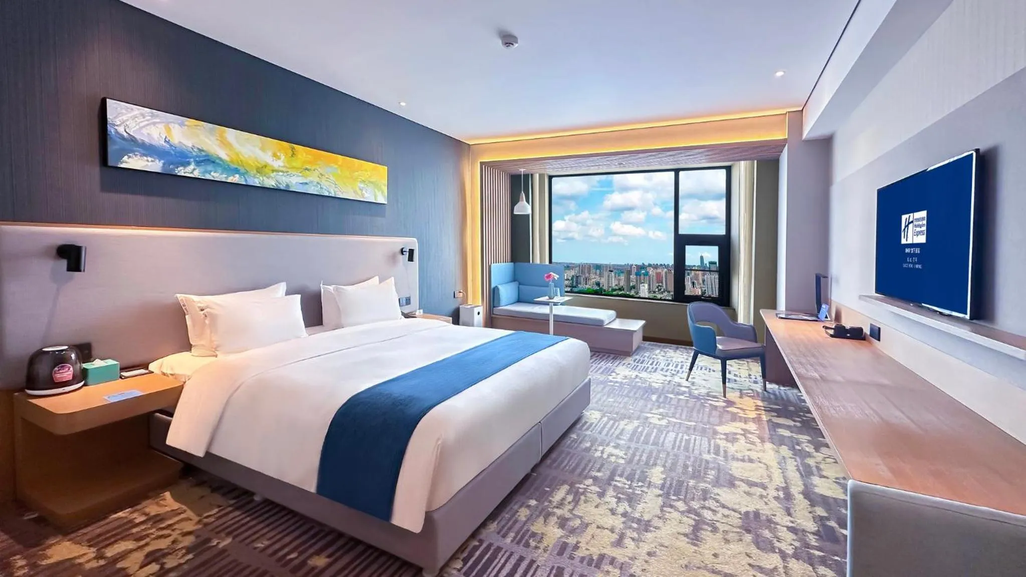 Photo of the whole room, Bed in Holiday Inn Express Liaocheng Chiping by IHG