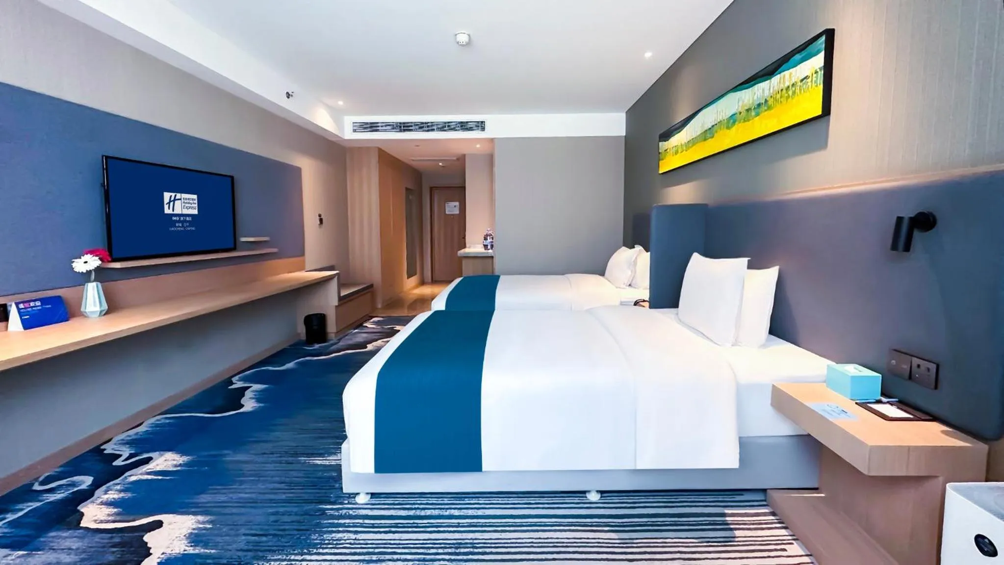 Photo of the whole room, Bed in Holiday Inn Express Liaocheng Chiping by IHG