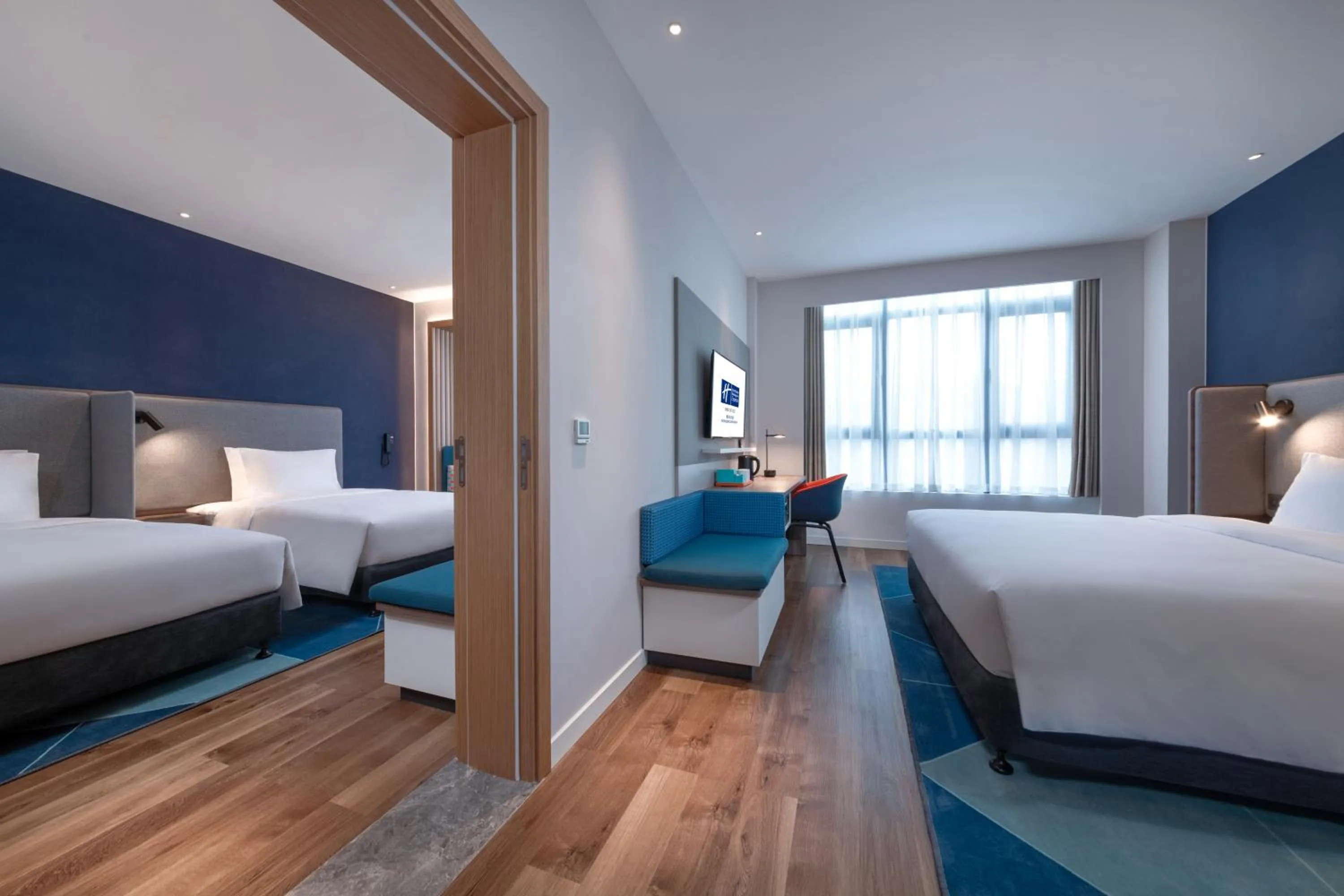 Bed in Holiday Inn Express Chongqing Zhongxian by IHG