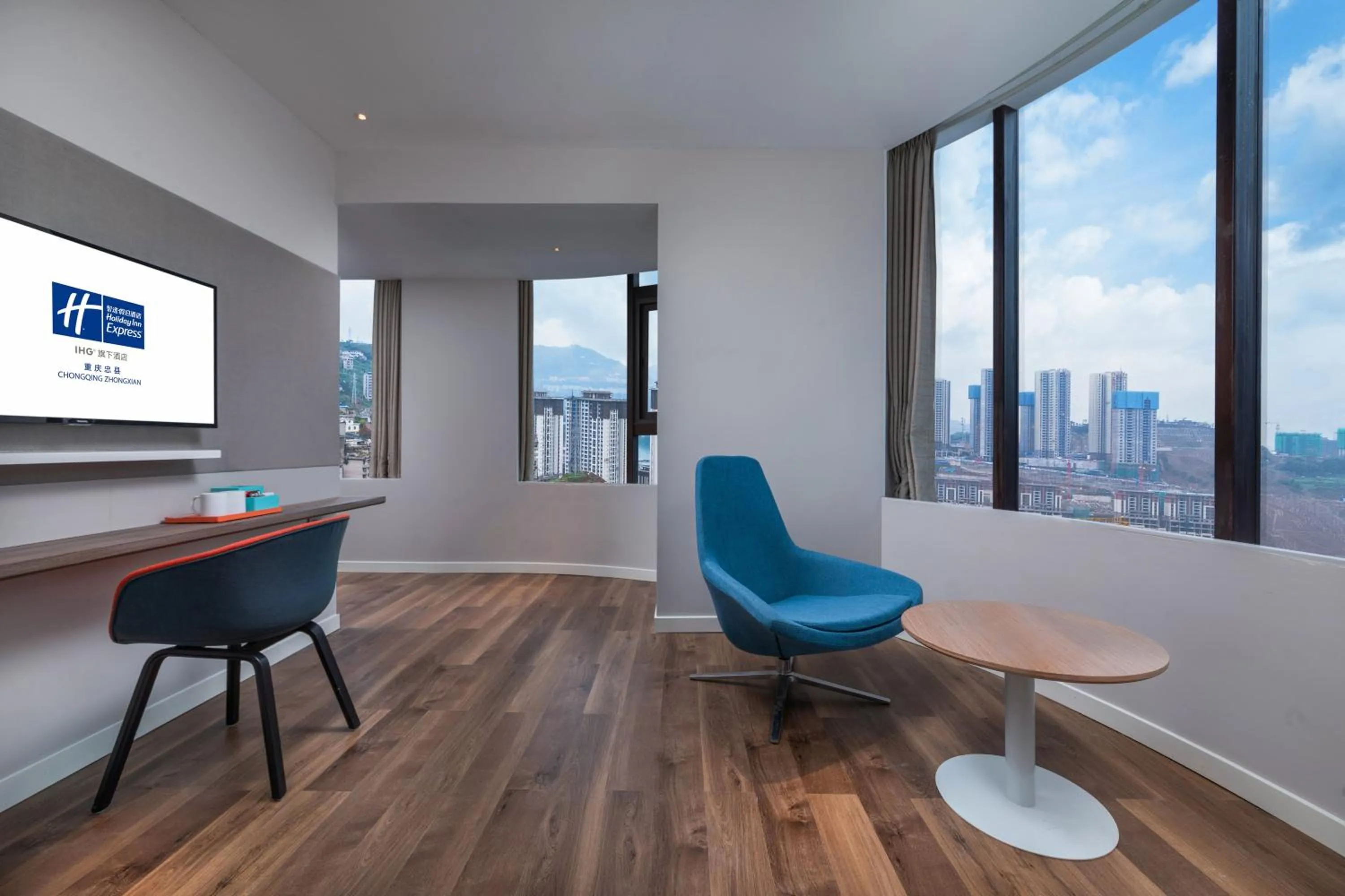 Photo of the whole room in Holiday Inn Express Chongqing Zhongxian by IHG