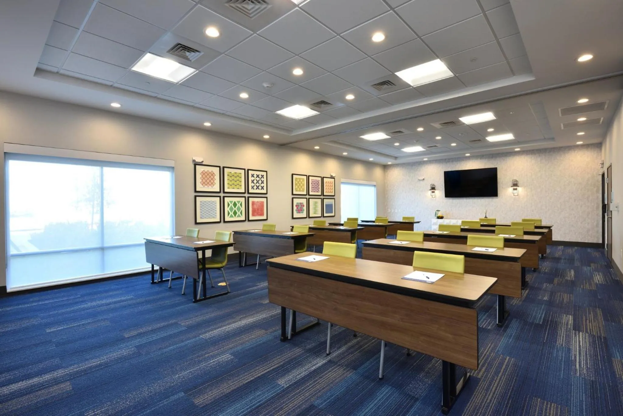 Meeting/conference room in Holiday Inn Express & Suites Spring - Woodlands Area by IHG