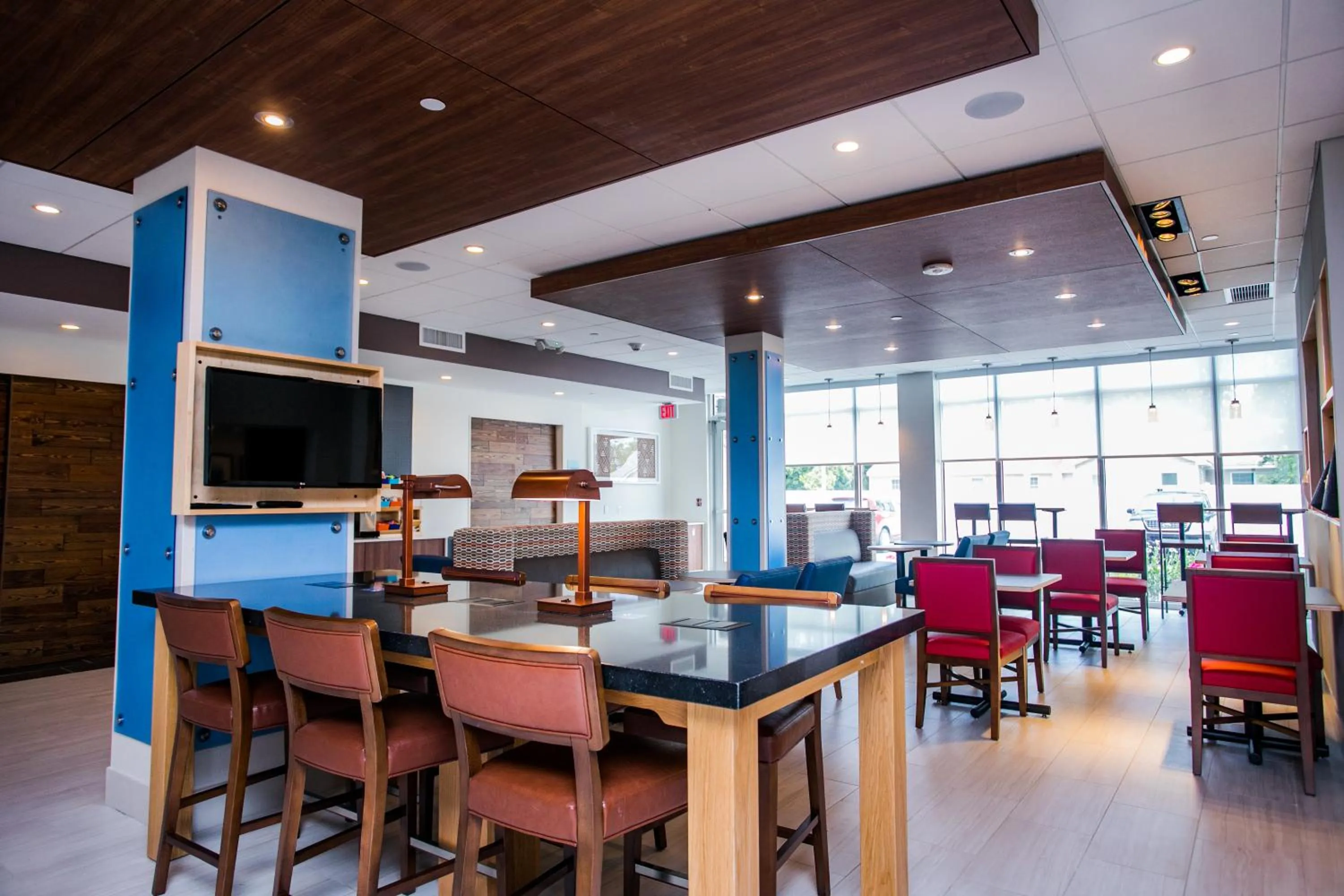 Lobby or reception in Holiday Inn Express & Suites Rehoboth Beach by IHG