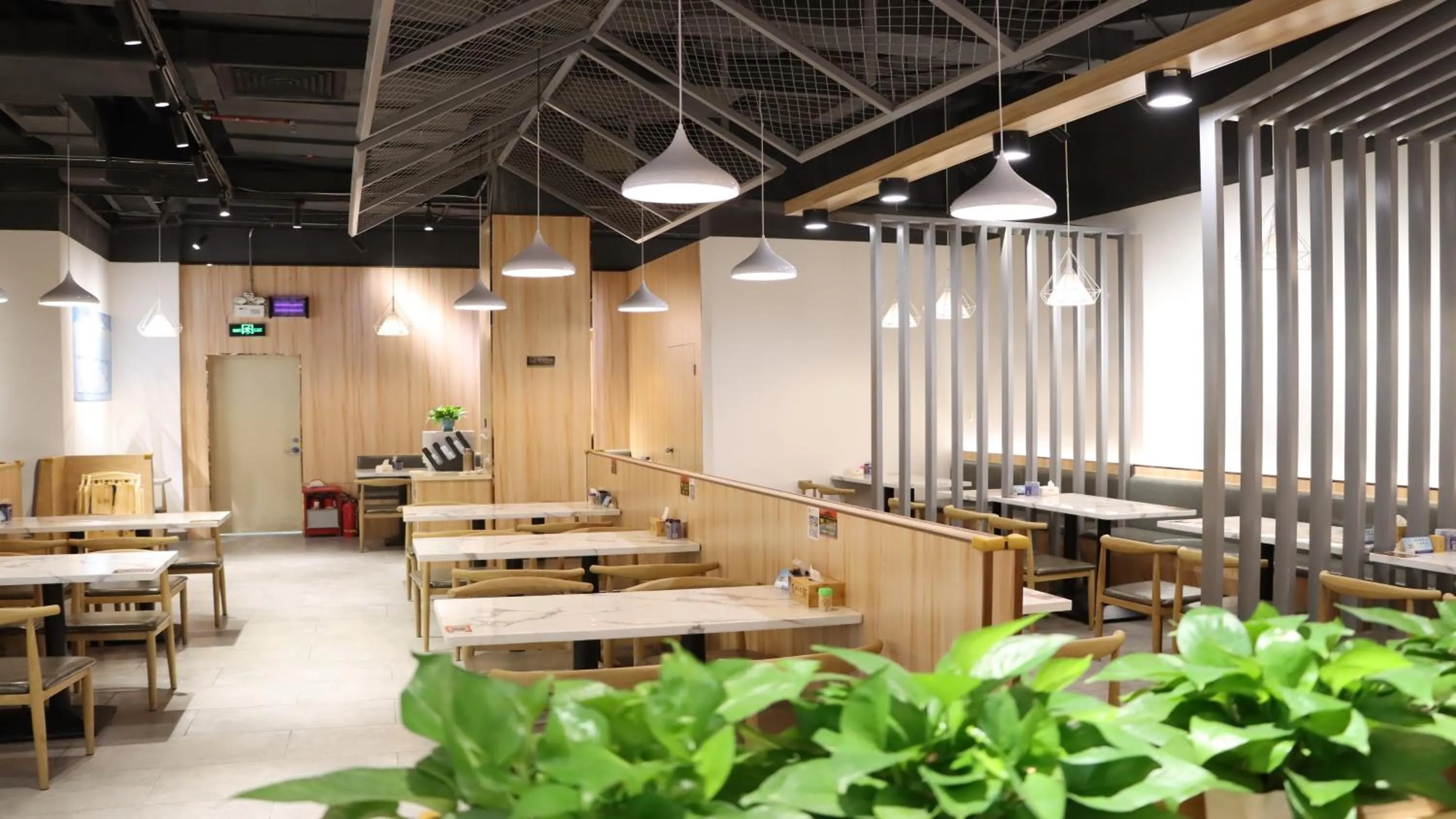 Restaurant/places to eat in Holiday Inn Express Dongguan Humen, an IHG Hotel