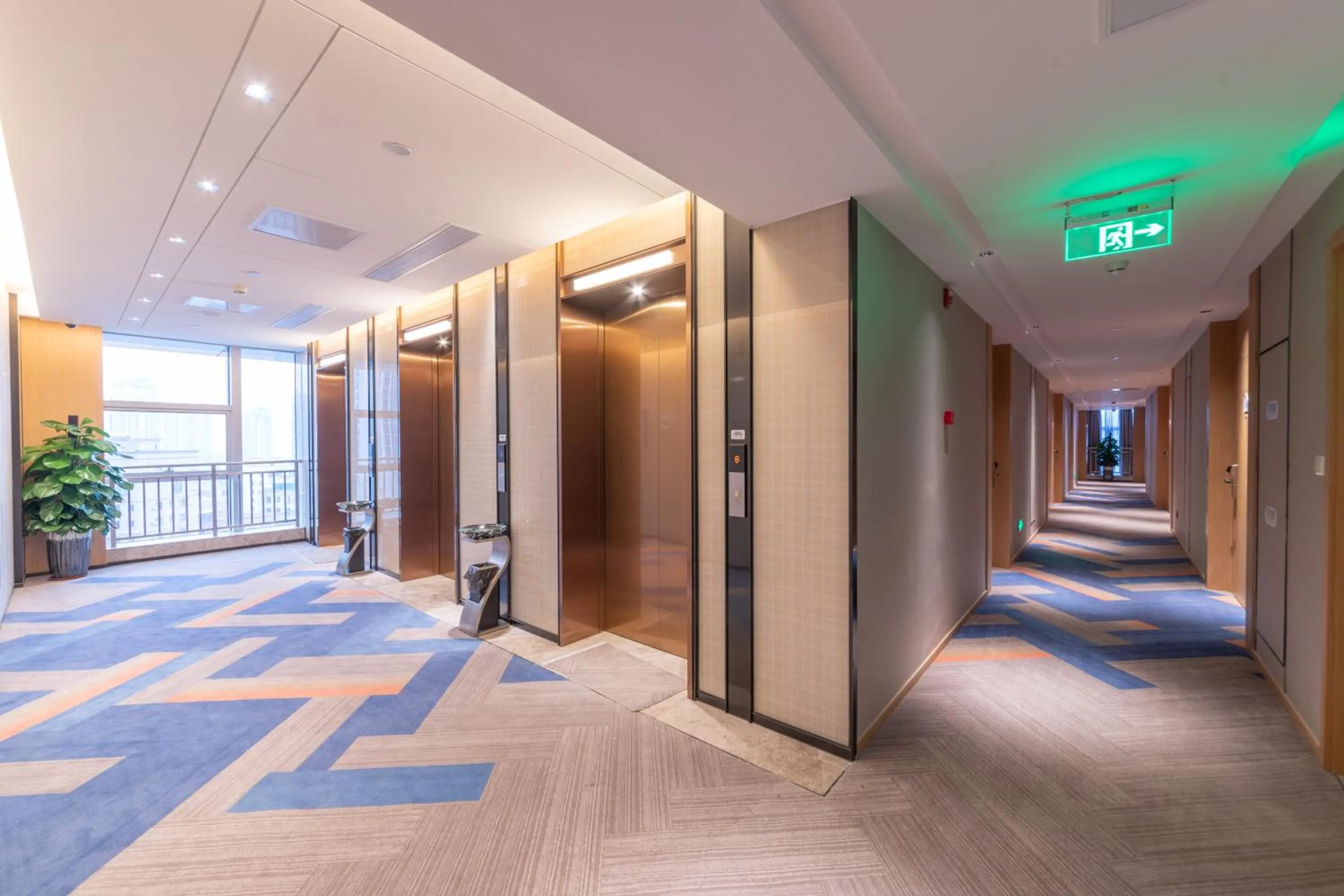 Lobby or reception, Bed in Holiday Inn Express Dongguan Humen, an IHG Hotel