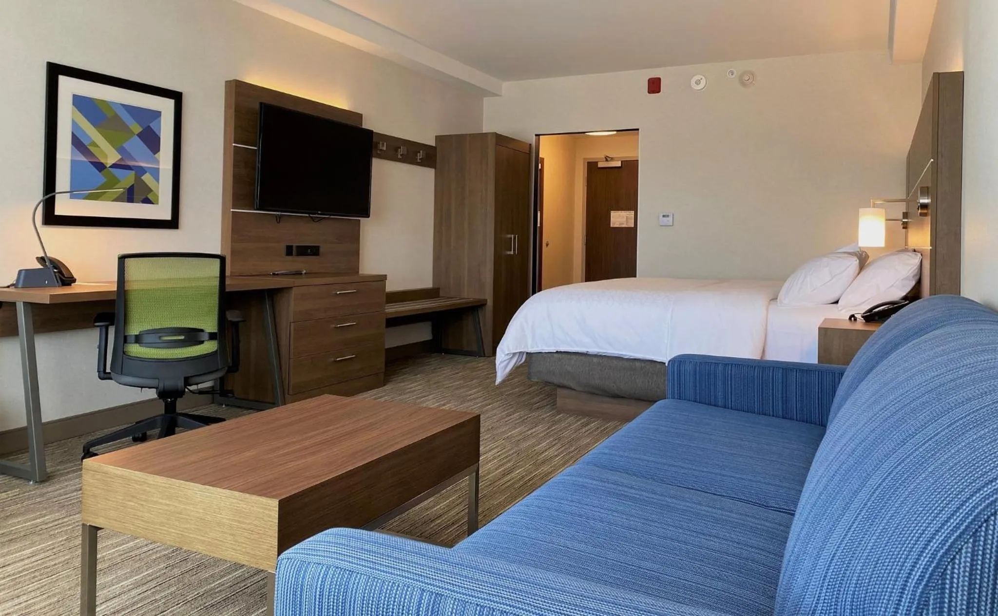 Photo of the whole room, Bed in Holiday Inn Express & Suites - Aurora by IHG