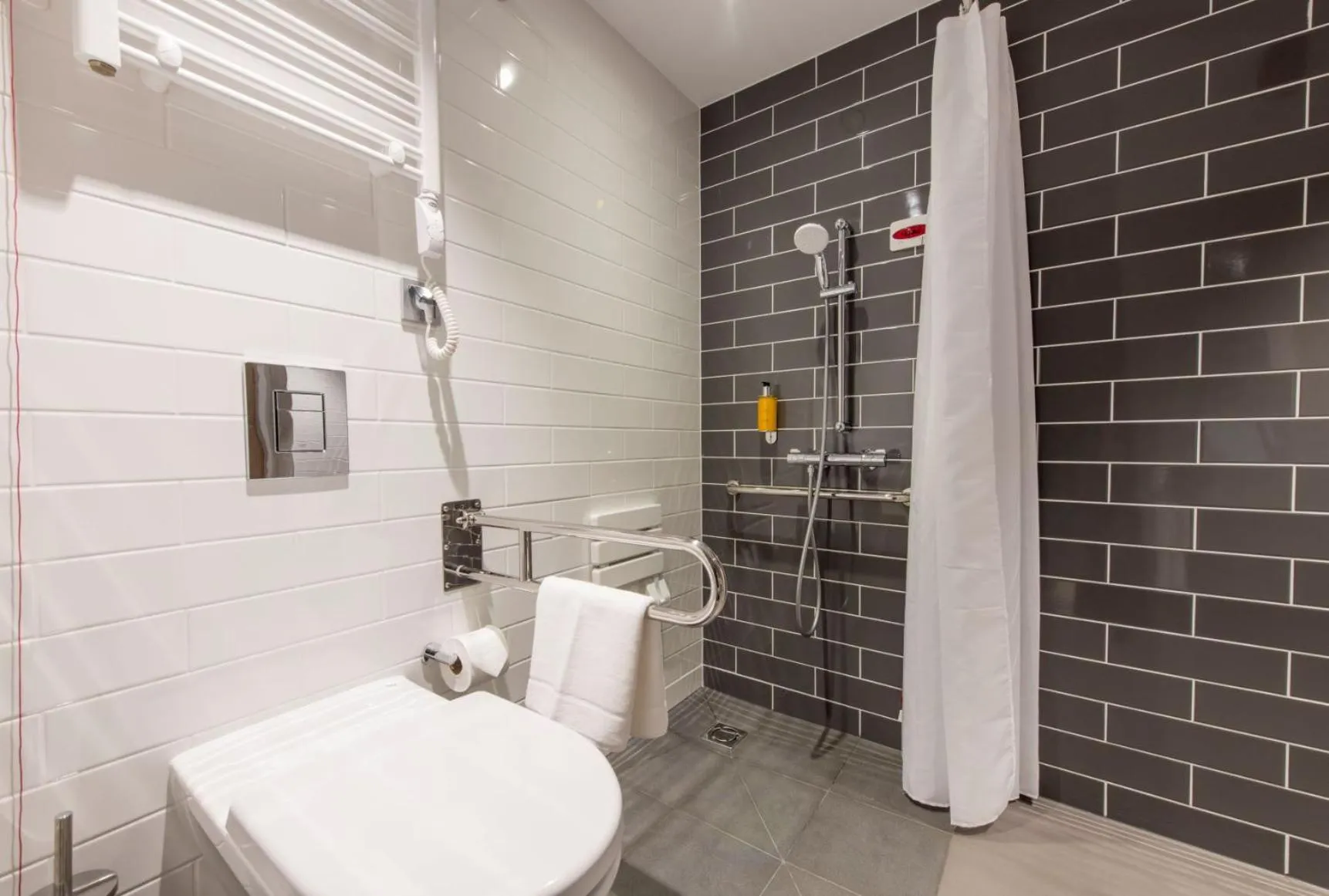 Bathroom in Holiday Inn Express Warsaw - Mokotow by IHG