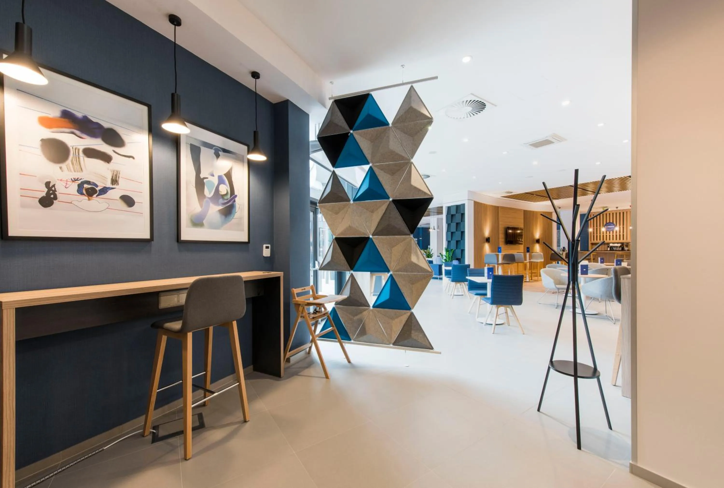 Restaurant/places to eat in Holiday Inn Express Warsaw - Mokotow by IHG