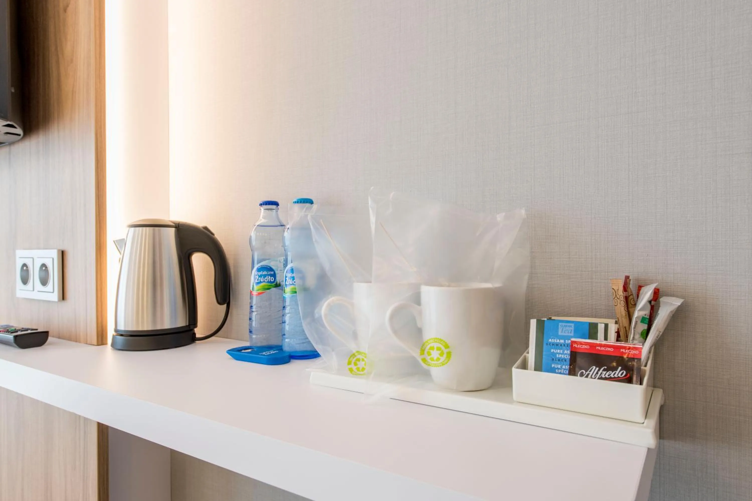 Coffee/tea facilities in Holiday Inn Express Warsaw - Mokotow by IHG