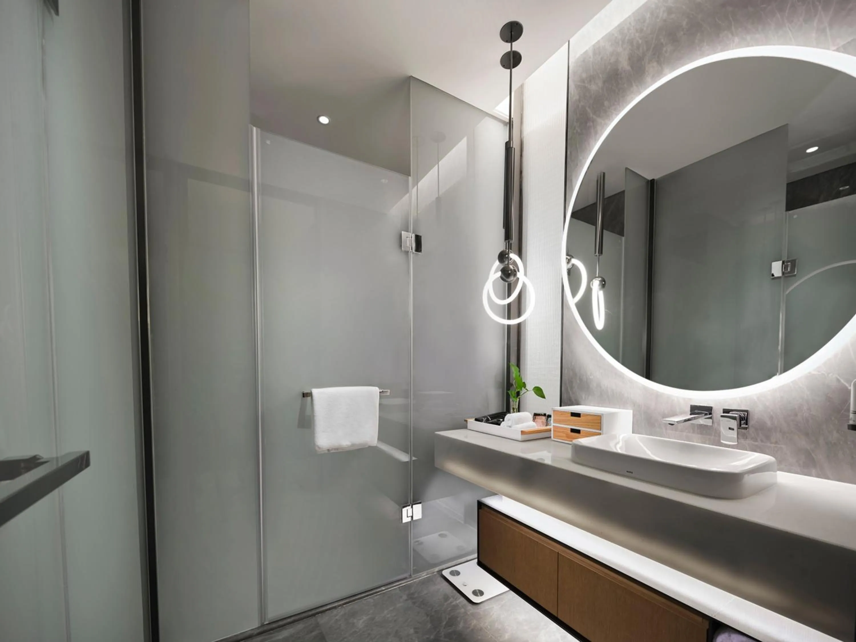Bathroom in EVEN Hotel Nanjing Yangtze River by IHG