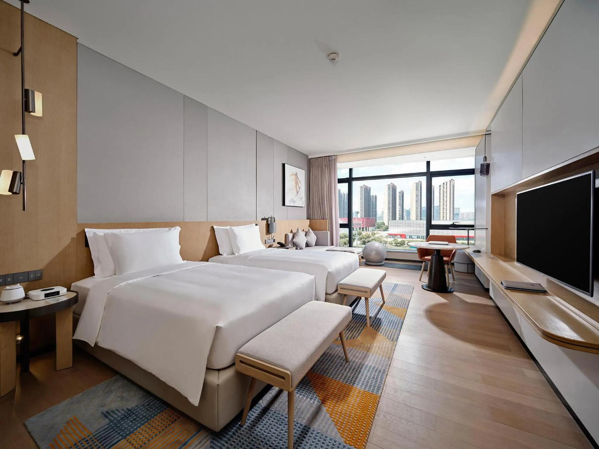 Photo of the whole room, Bed in EVEN Hotel Nanjing Yangtze River by IHG