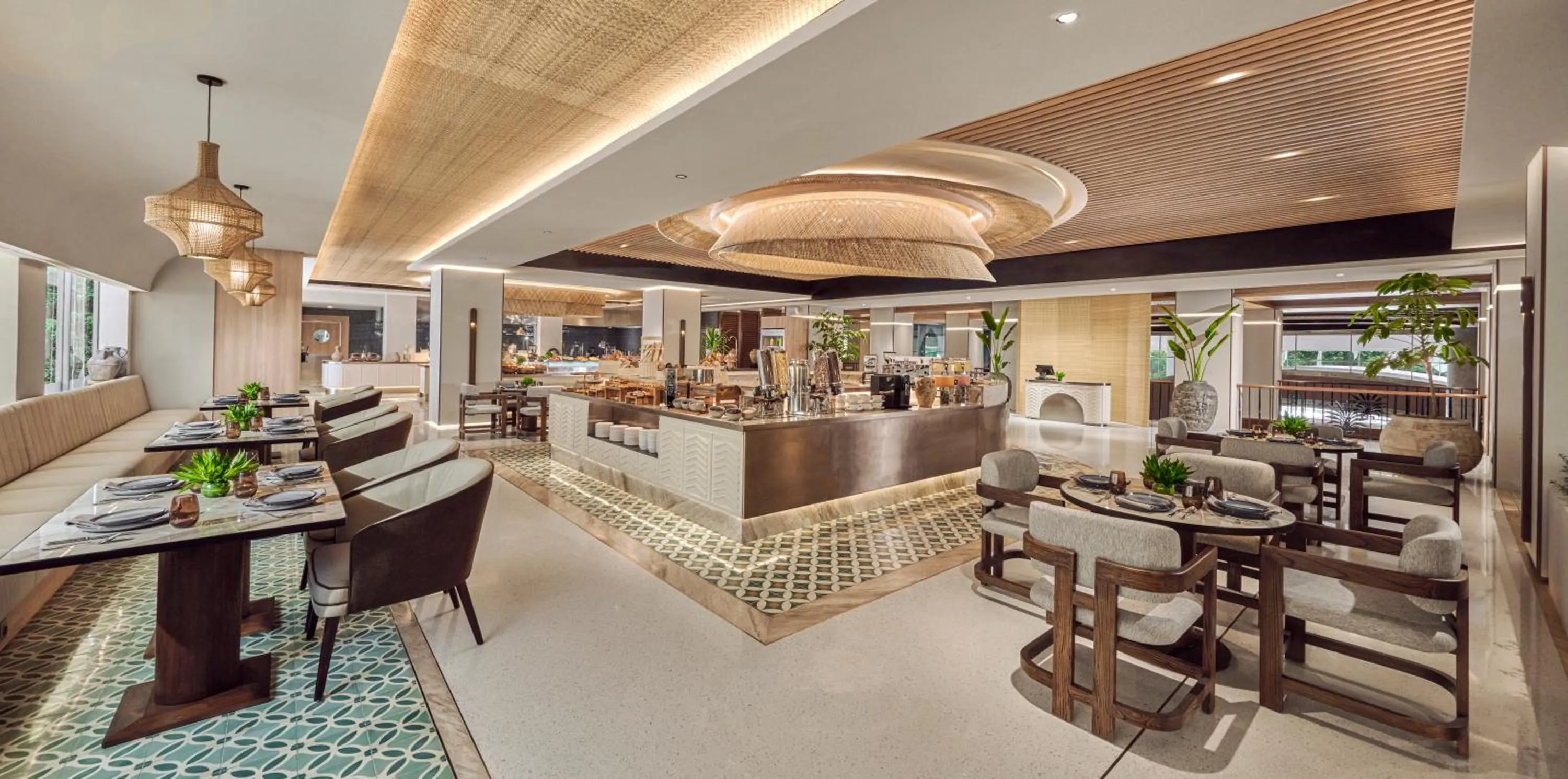 Restaurant/places to eat in Mangkuluhur Residences by Lorin