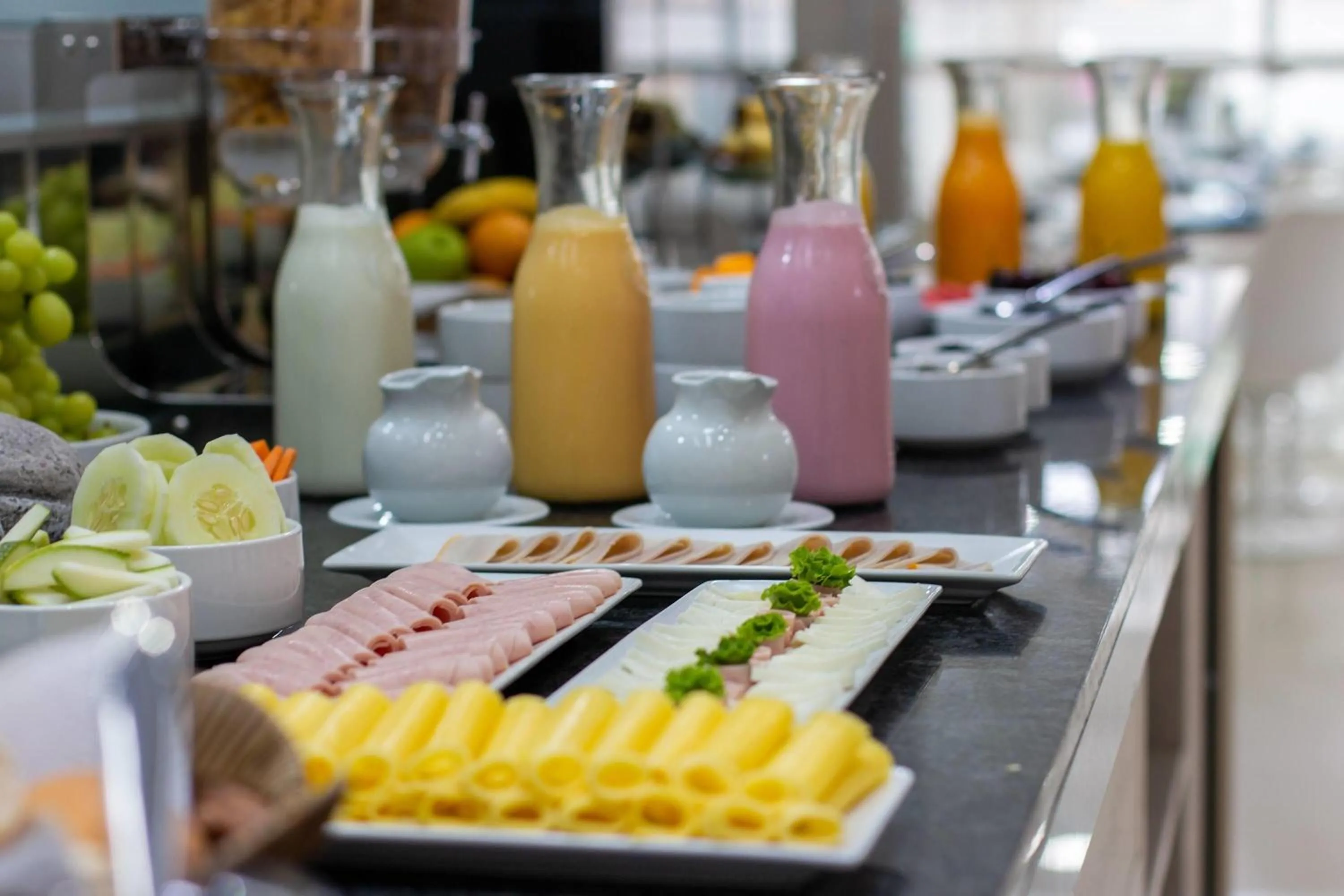 Breakfast in Howard Johnson by Wyndham Lima Miraflores Art House