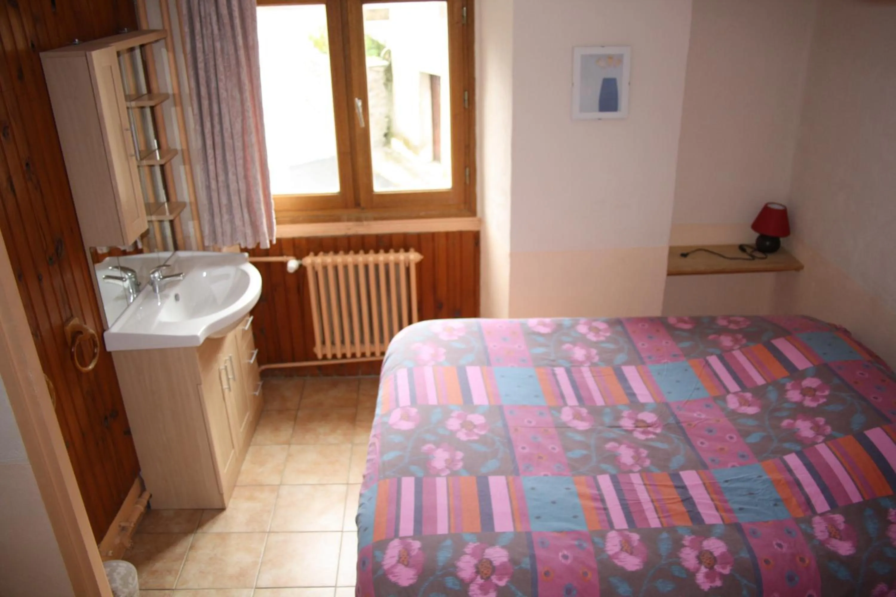 Photo of the whole room, Bed in LE GÎTE LES MELEZES