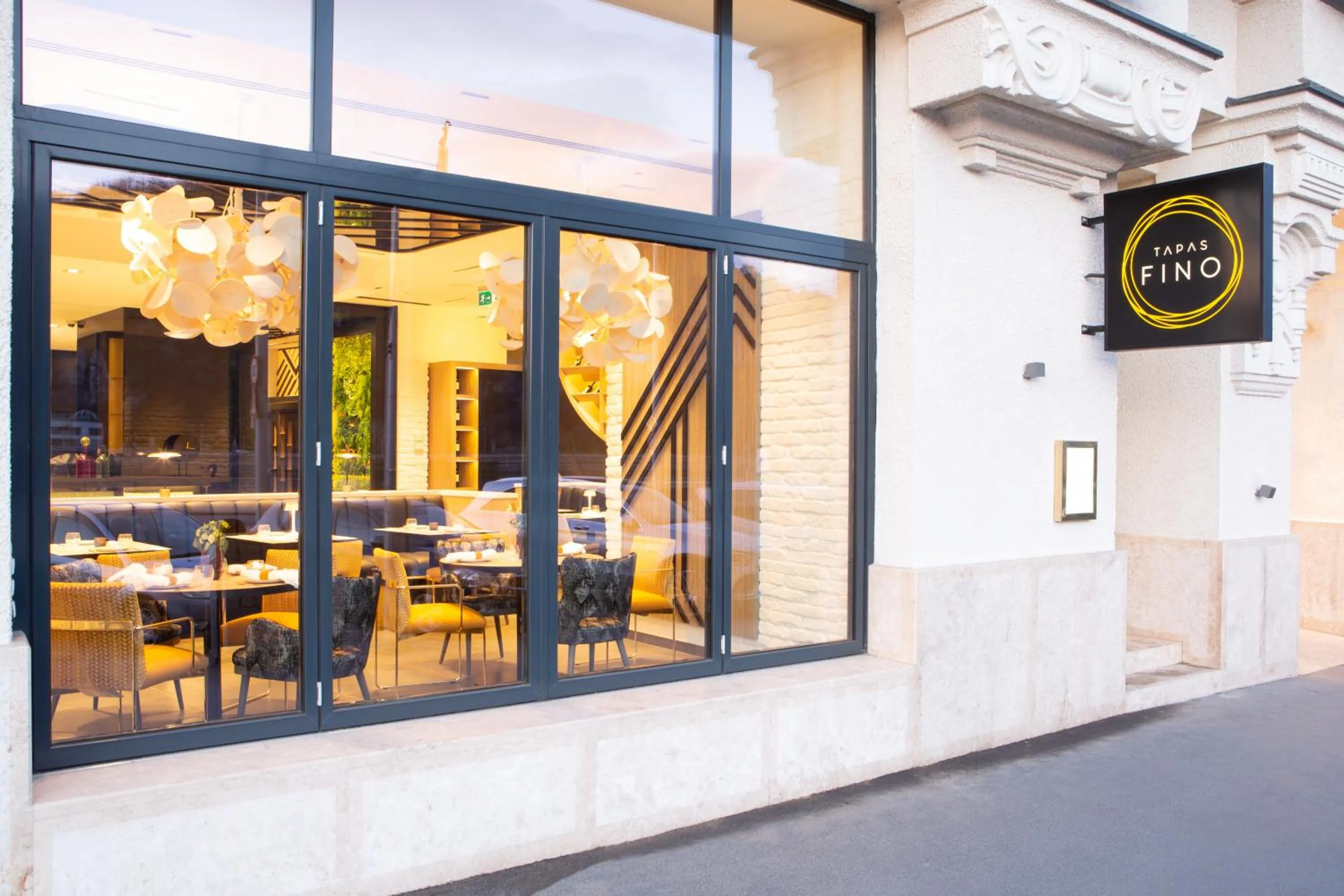 Restaurant/places to eat in Hotel Vision Budapest by Continental Group