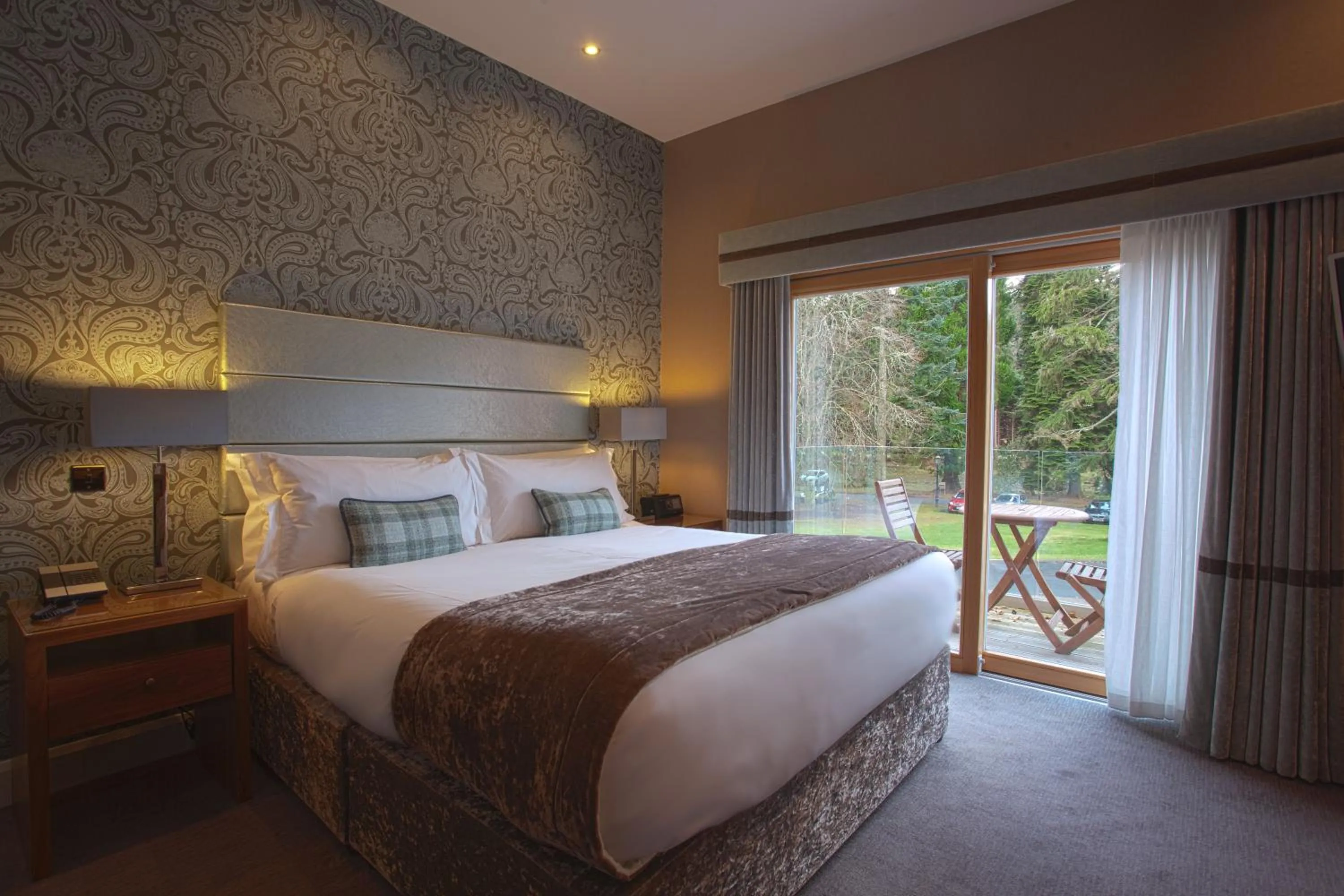 Bedroom, Bed in Fonab Castle Hotel