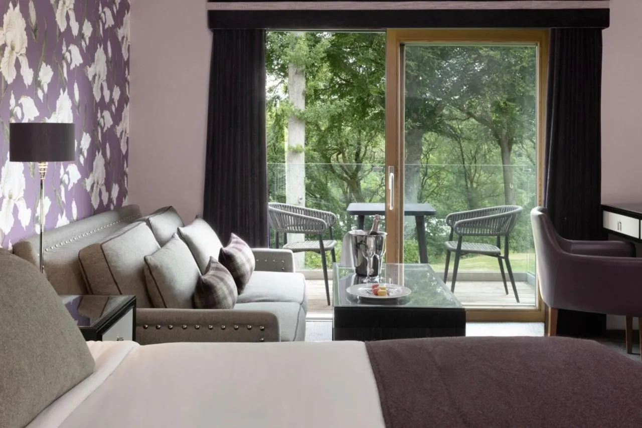 Bedroom, Bed in Fonab Castle Hotel