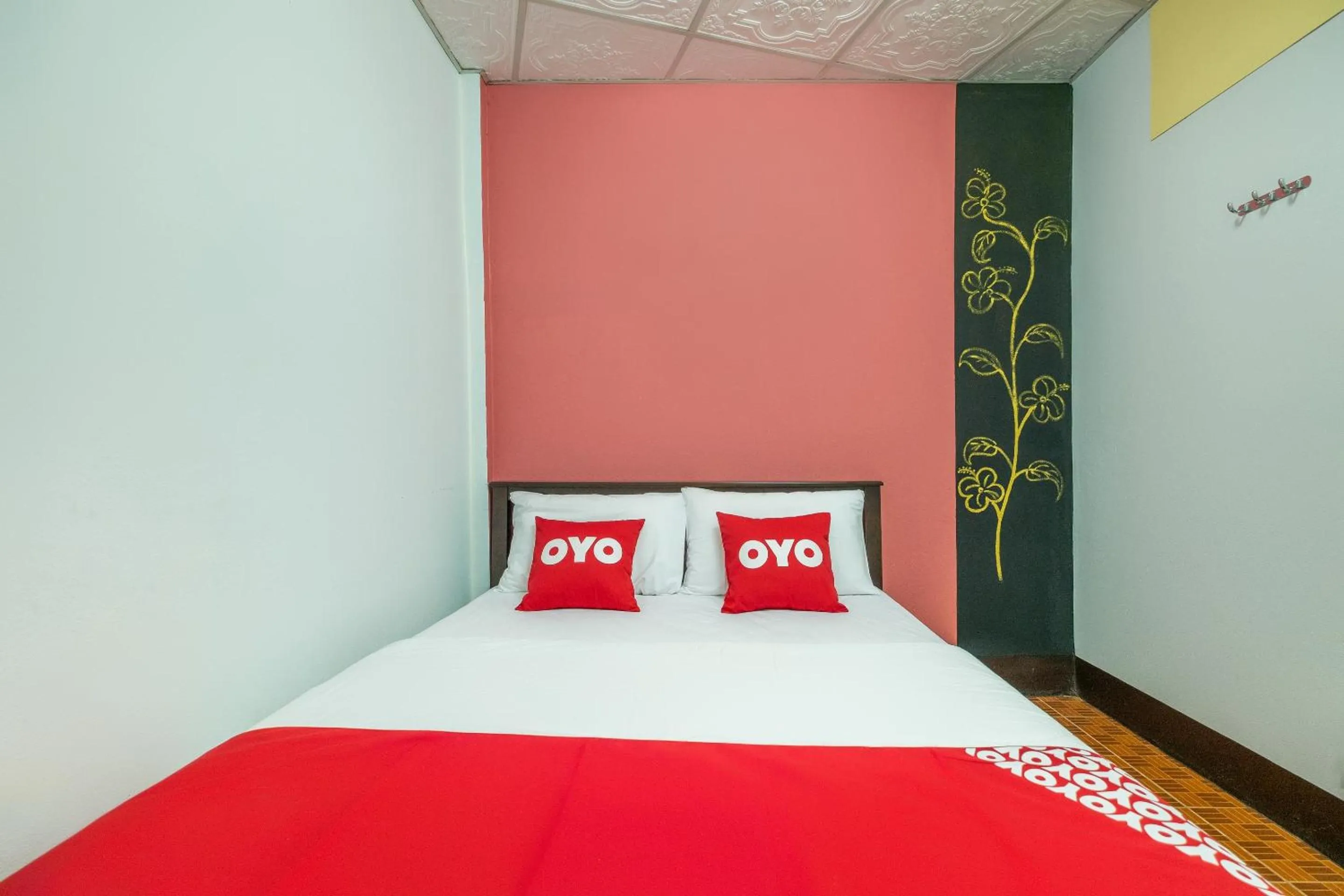 Bedroom, Bed in OYO 608 Maleena Home