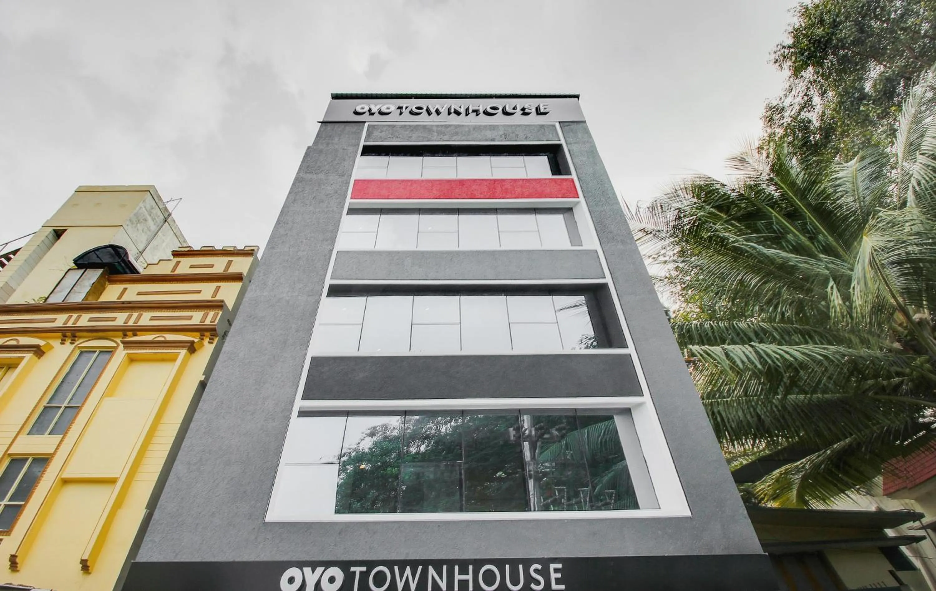 Facade/entrance in Super Townhouse 359 Begumpet Near Hyderabad Central