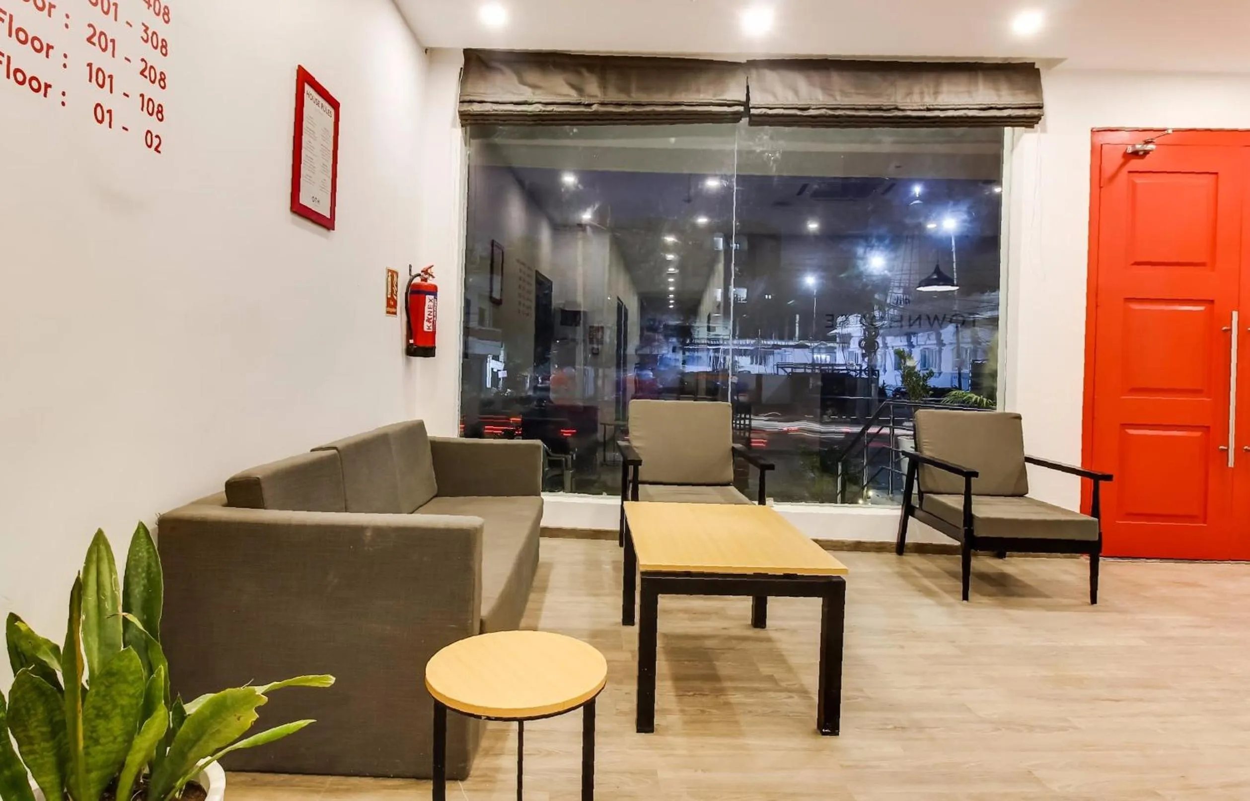 Lobby or reception in Super Townhouse De Alphabet