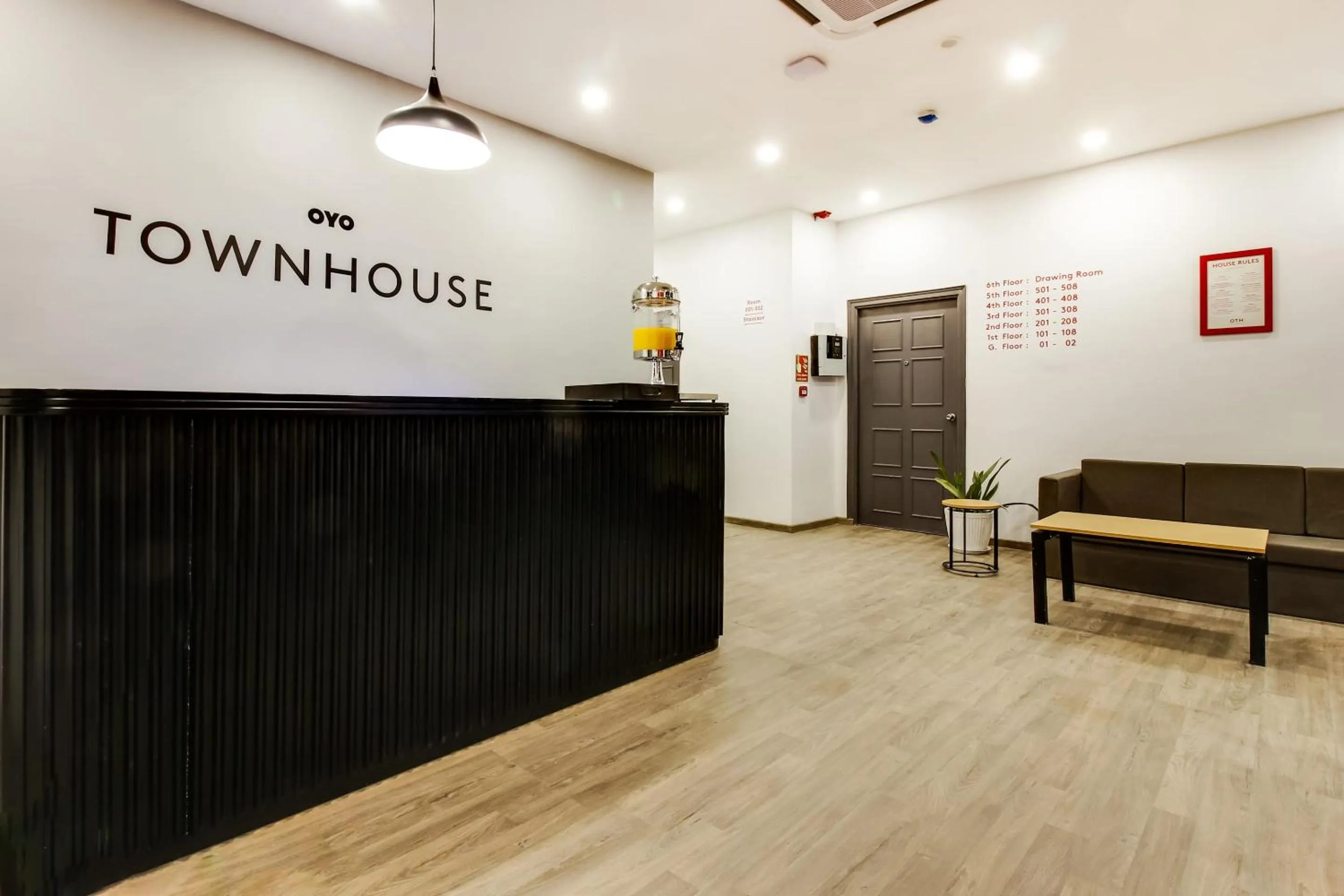 Lobby or reception in Super Townhouse De Alphabet