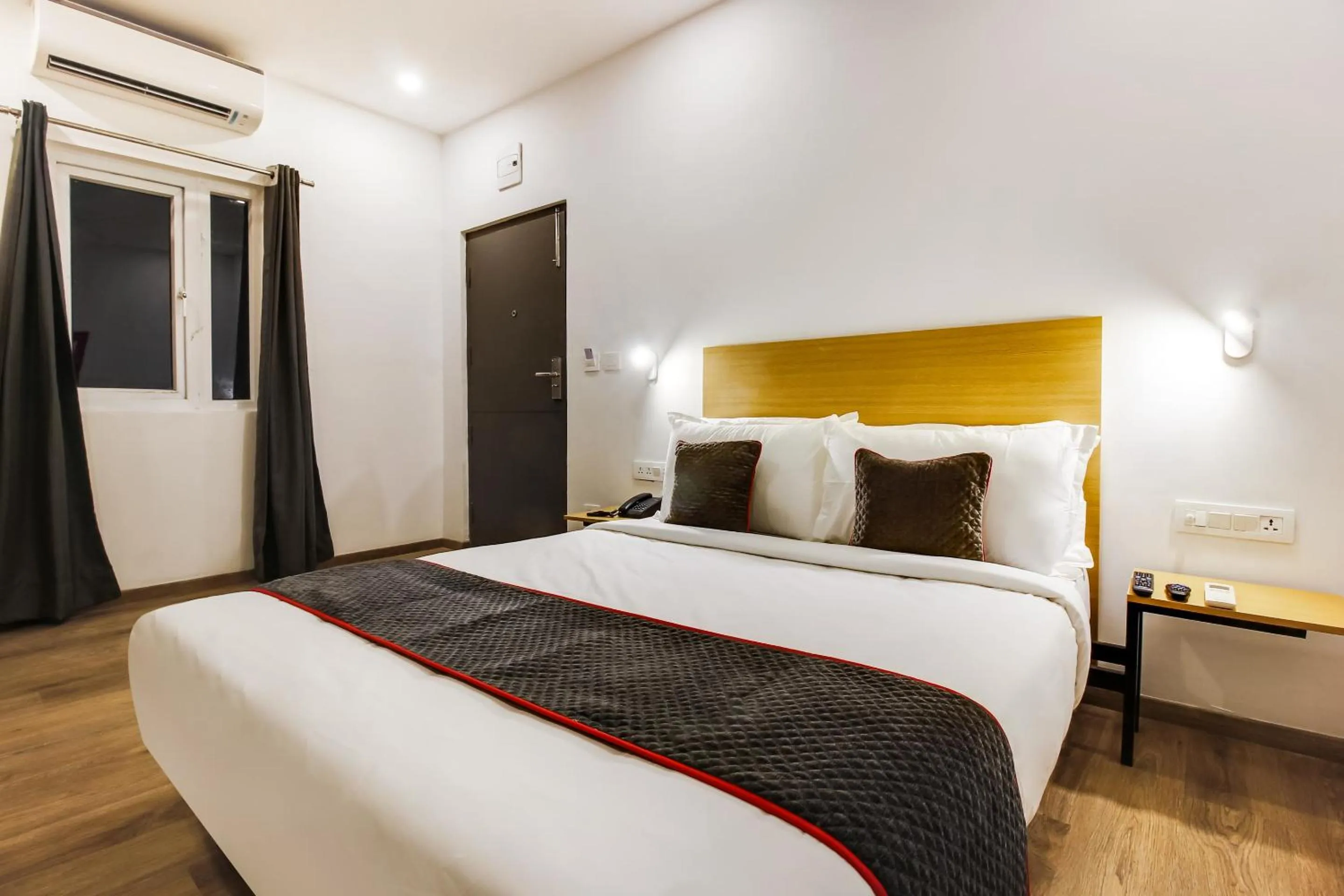 Bedroom in Super Townhouse De Alphabet